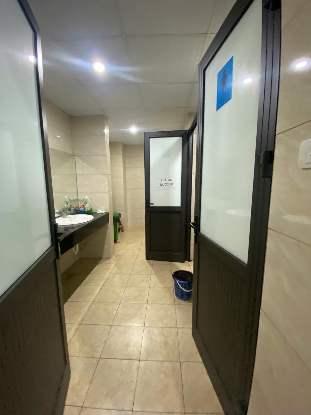 Bán nhà Lê Thanh Nghị - diện tích 457m2 9 tầng - Mặt phố kinh doanh - giá 295 tỷ