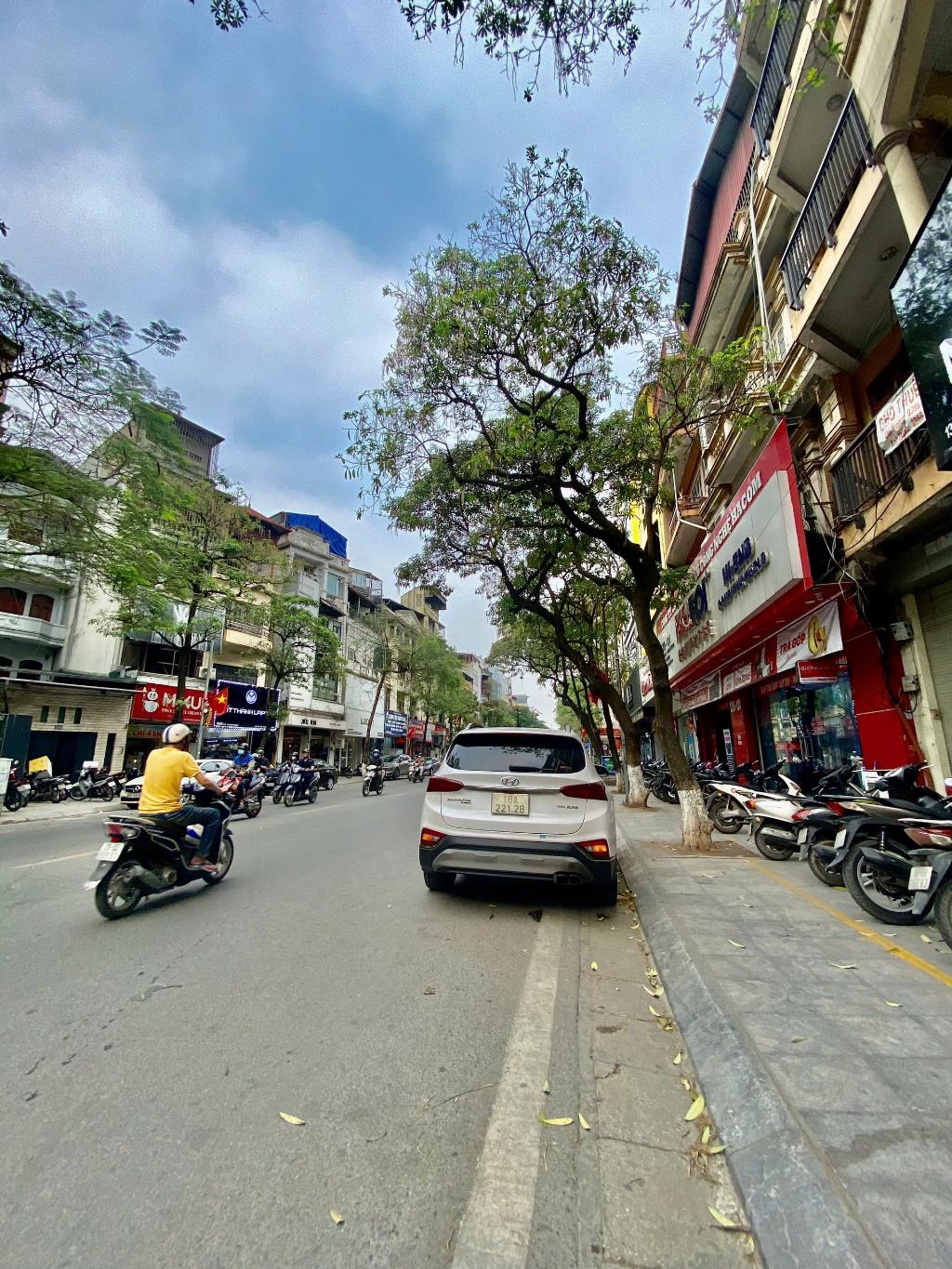 Bán nhà Lê Thanh Nghị - diện tích 457m2 9 tầng - Mặt phố kinh doanh - giá 295 tỷ