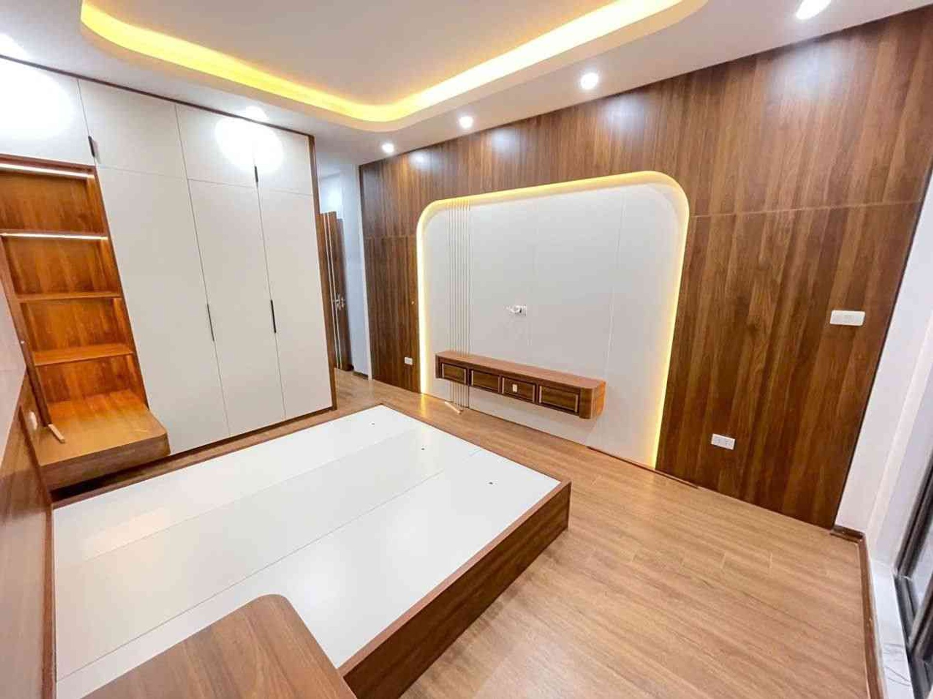 Bán nhà Khương Trung - diện tích 32m2 6 tầng - Thang máy - giá 10,9 tỷ