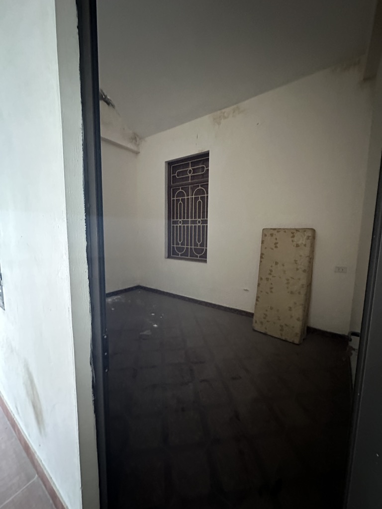 Bán nhà Đông Thiên - diện tích 180m2 3 tầng - ô tô đỗ cửa - giá 31,4 tỷ