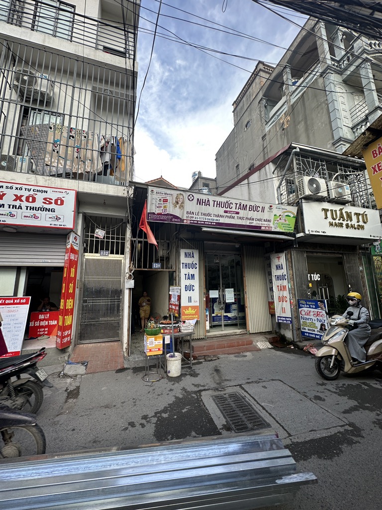 Bán nhà Đông Thiên - diện tích 180m2 3 tầng - ô tô đỗ cửa - giá 31,4 tỷ