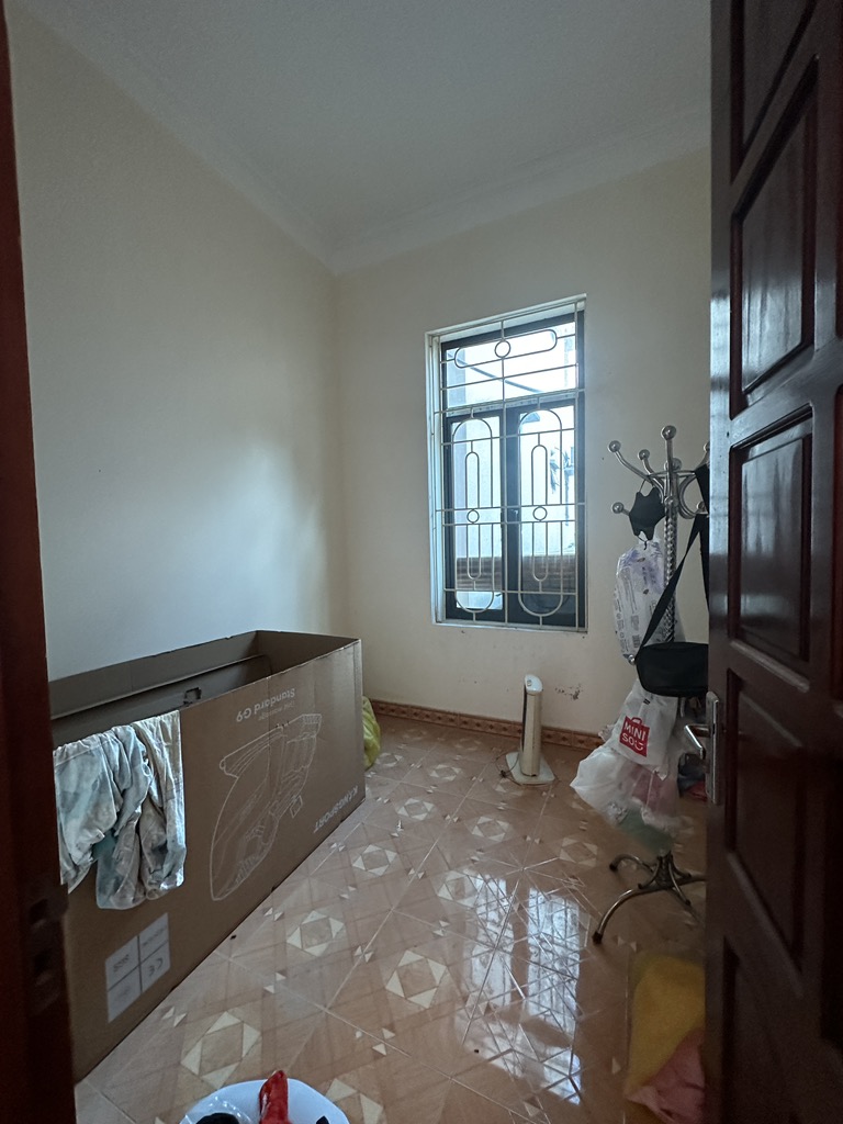 Bán nhà Đông Thiên - diện tích 180m2 3 tầng - ô tô đỗ cửa - giá 31,4 tỷ