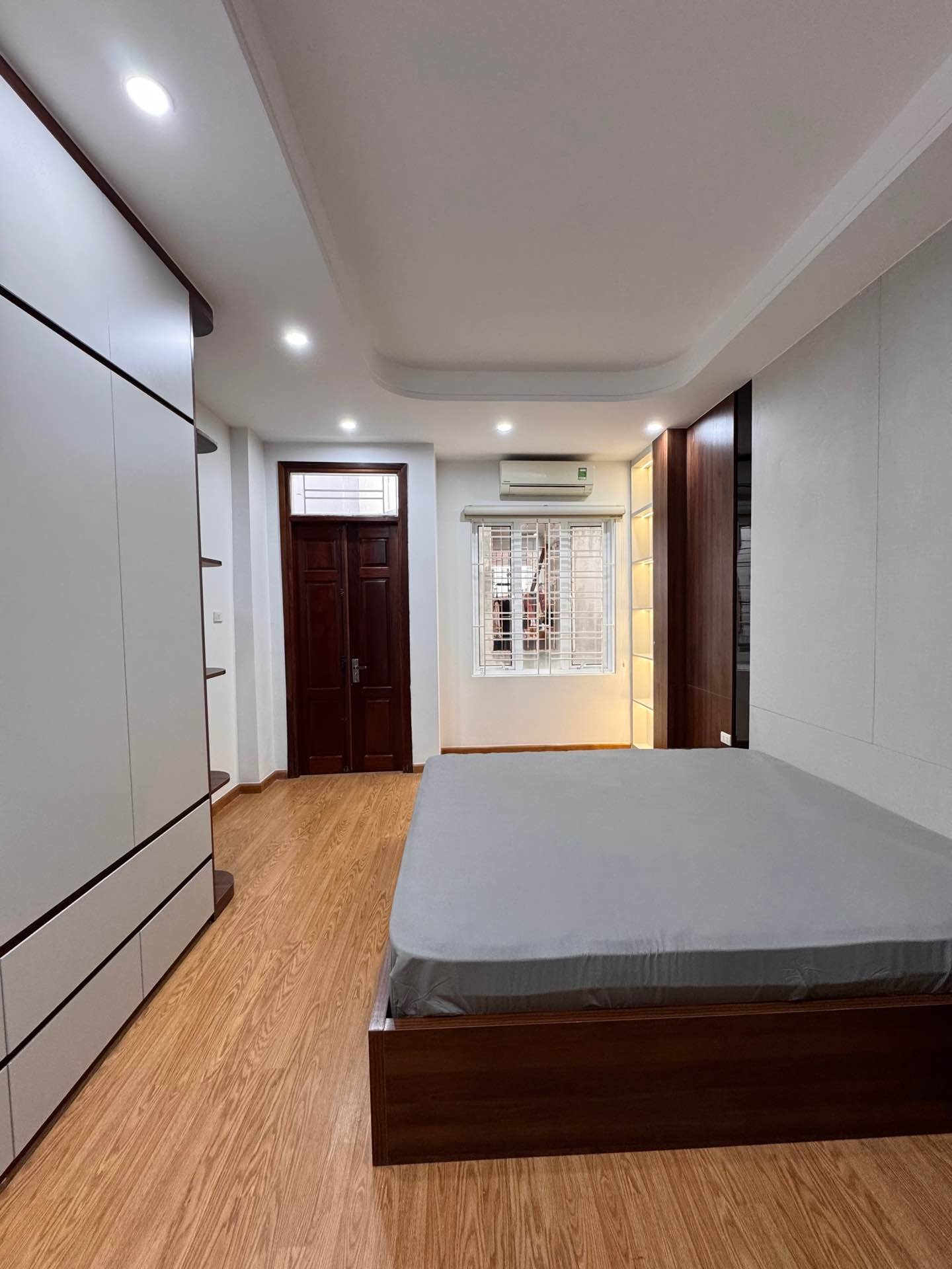 Bán nhà ngõ Quỳnh - diện tích 31m2 5 tầng - Ô tô đỗ cổng - giá 10,35 tỷ
