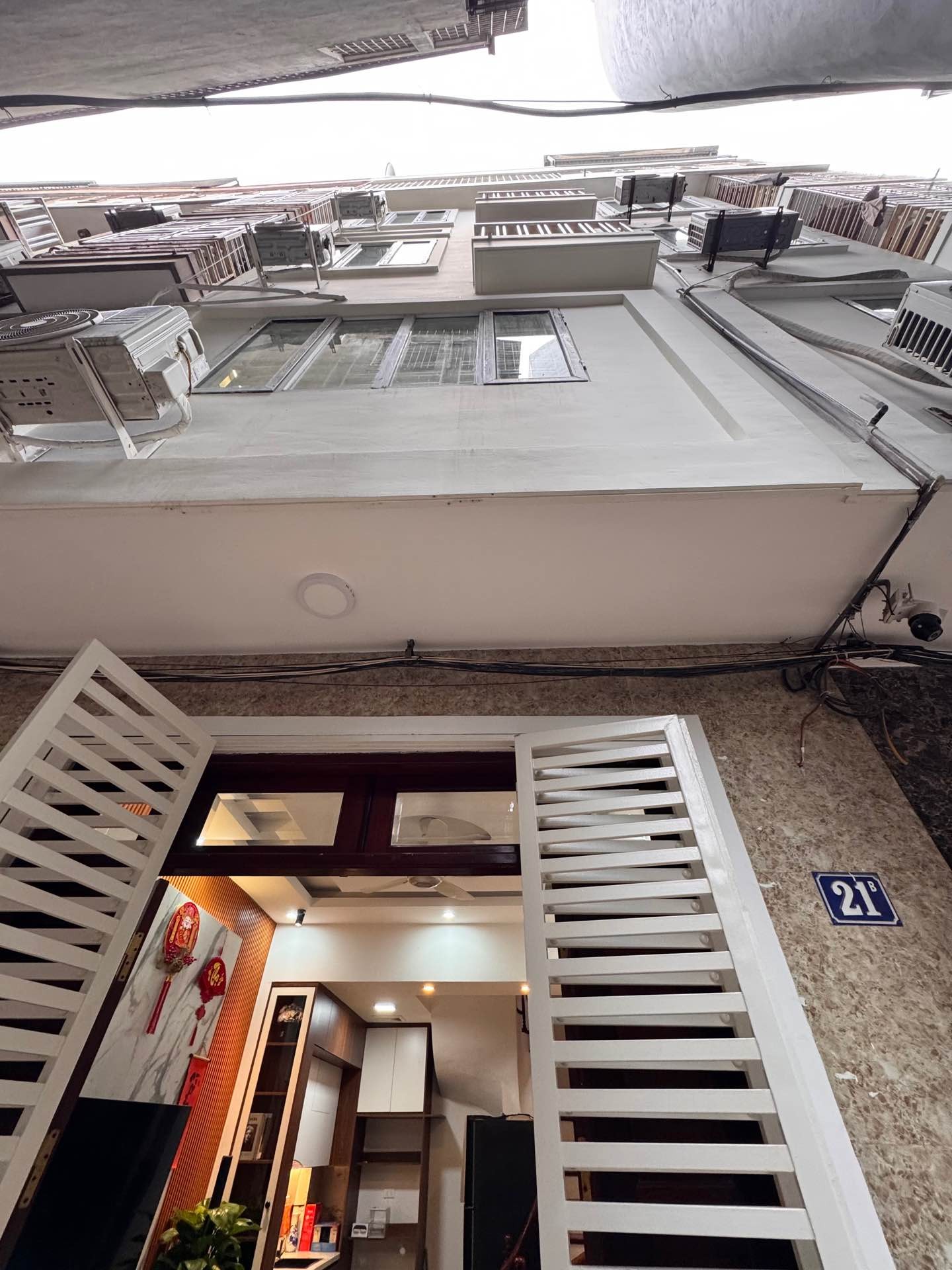 Bán nhà ngõ Quỳnh - diện tích 31m2 5 tầng - Ô tô đỗ cổng - giá 10,35 tỷ