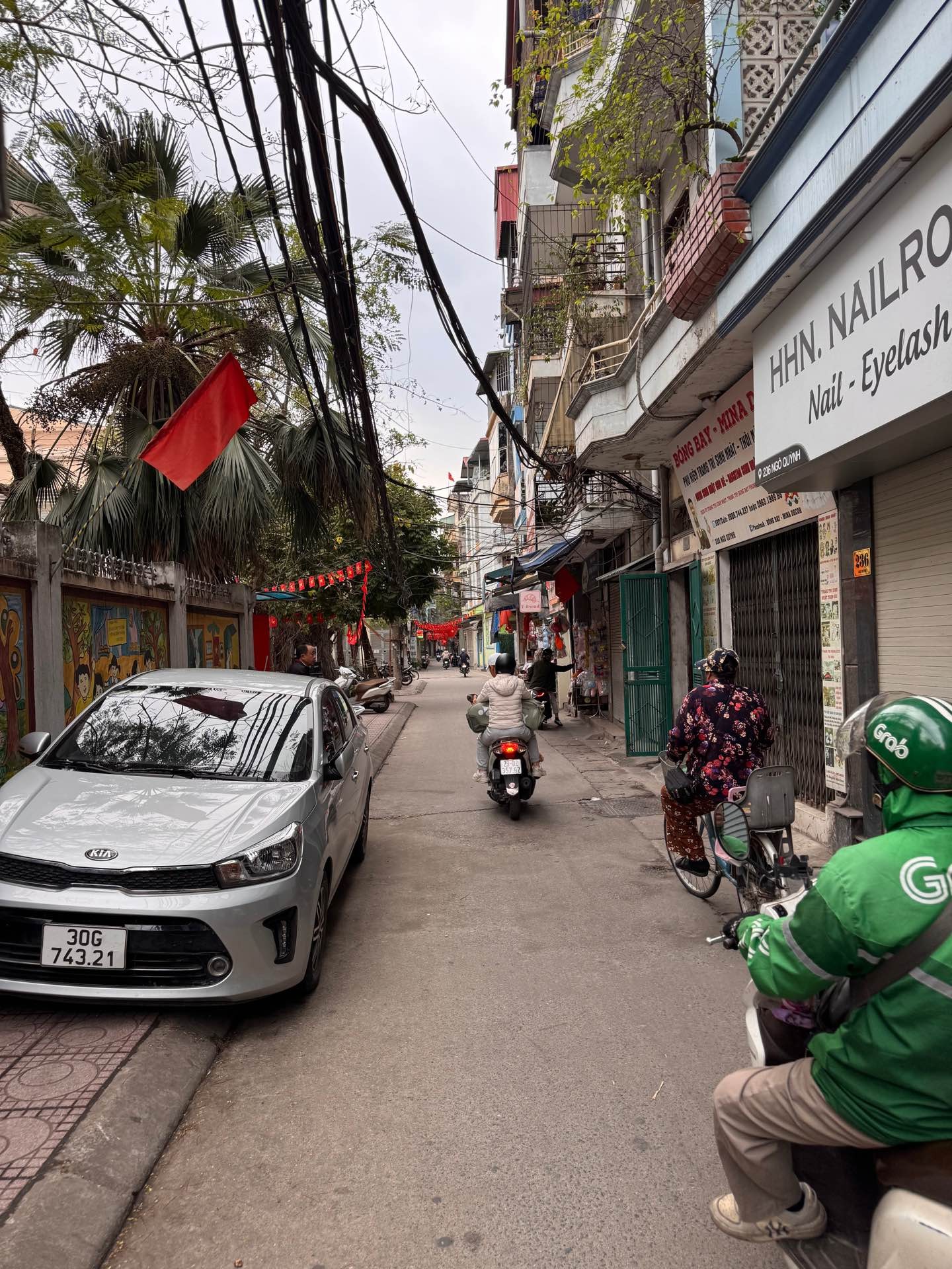 Bán nhà ngõ Quỳnh - diện tích 31m2 5 tầng - Ô tô đỗ cổng - giá 10,35 tỷ