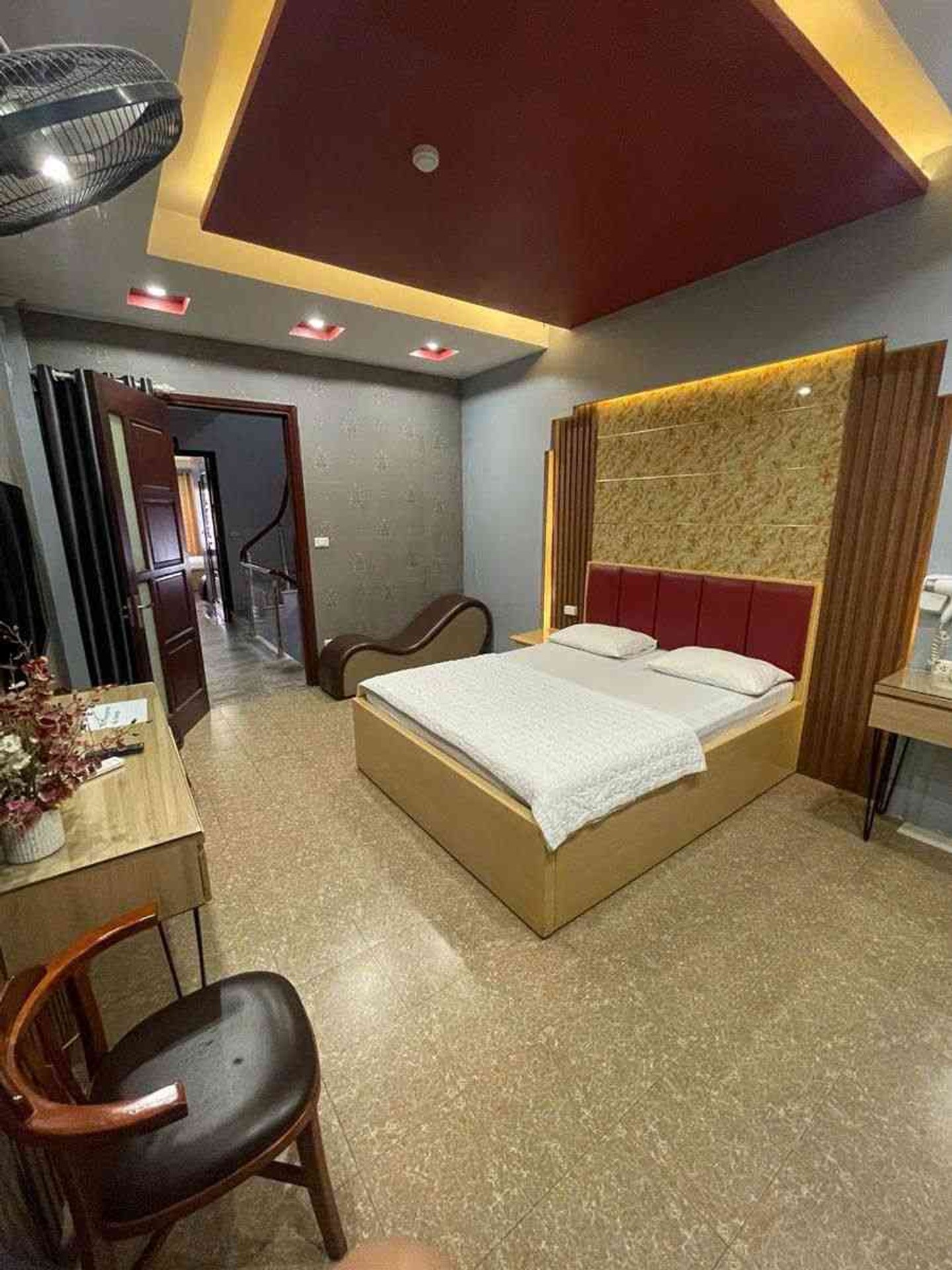 Bán nhà Nguyễn Đình Chiểu - diện tích 74m2 6 tầng - Dòng tiền khủng - giá 24,8 tỷ