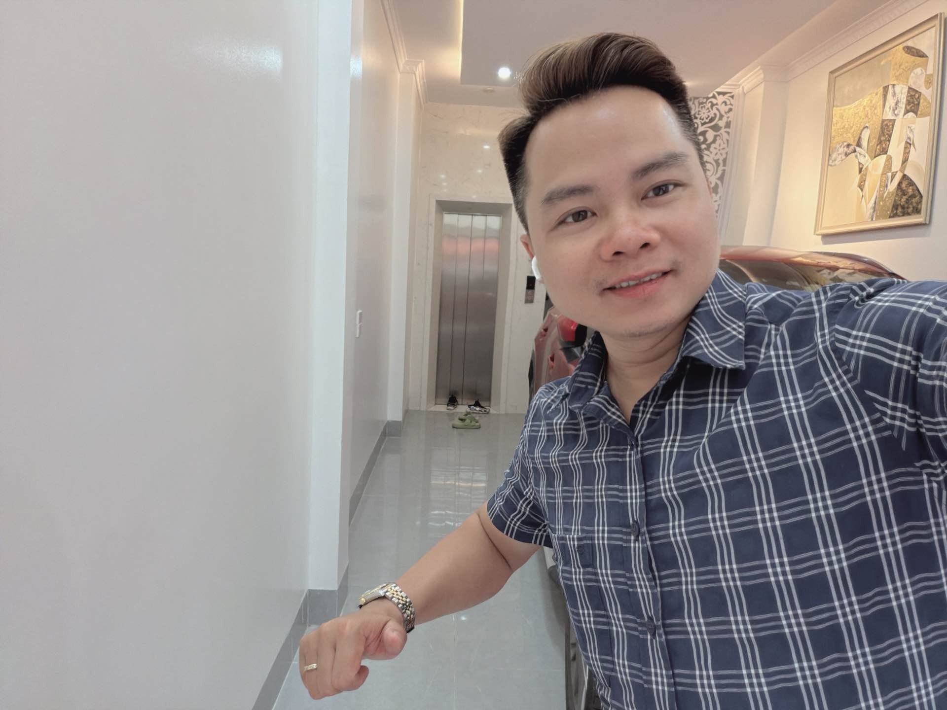 Bán nhà Đông Thiên - diện tích 36m2 5 tầng - Ô tô đỗ cửa - giá 11,5 tỷ