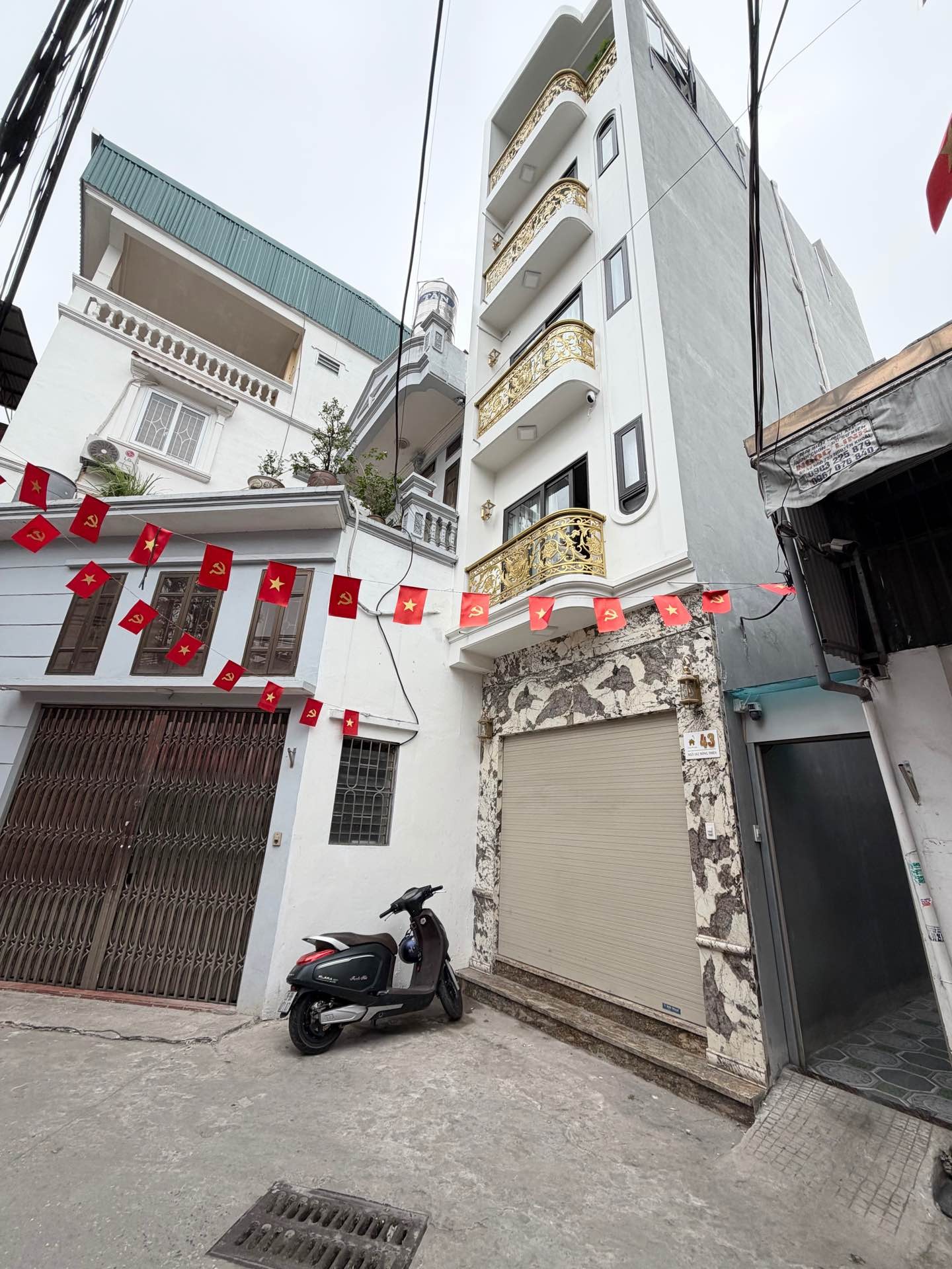 Bán nhà Đông Thiên - diện tích 36m2 5 tầng - Ô tô đỗ cửa - giá 11,5 tỷ