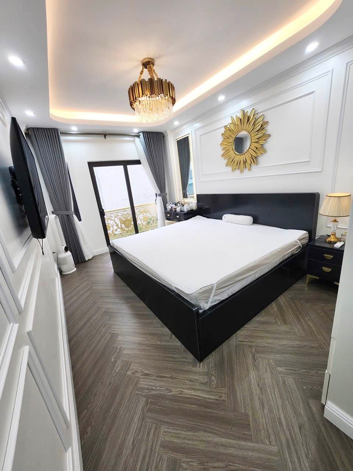 Bán nhà Đông Thiên - diện tích 36m2 5 tầng - Ô tô đỗ cửa - giá 11,5 tỷ