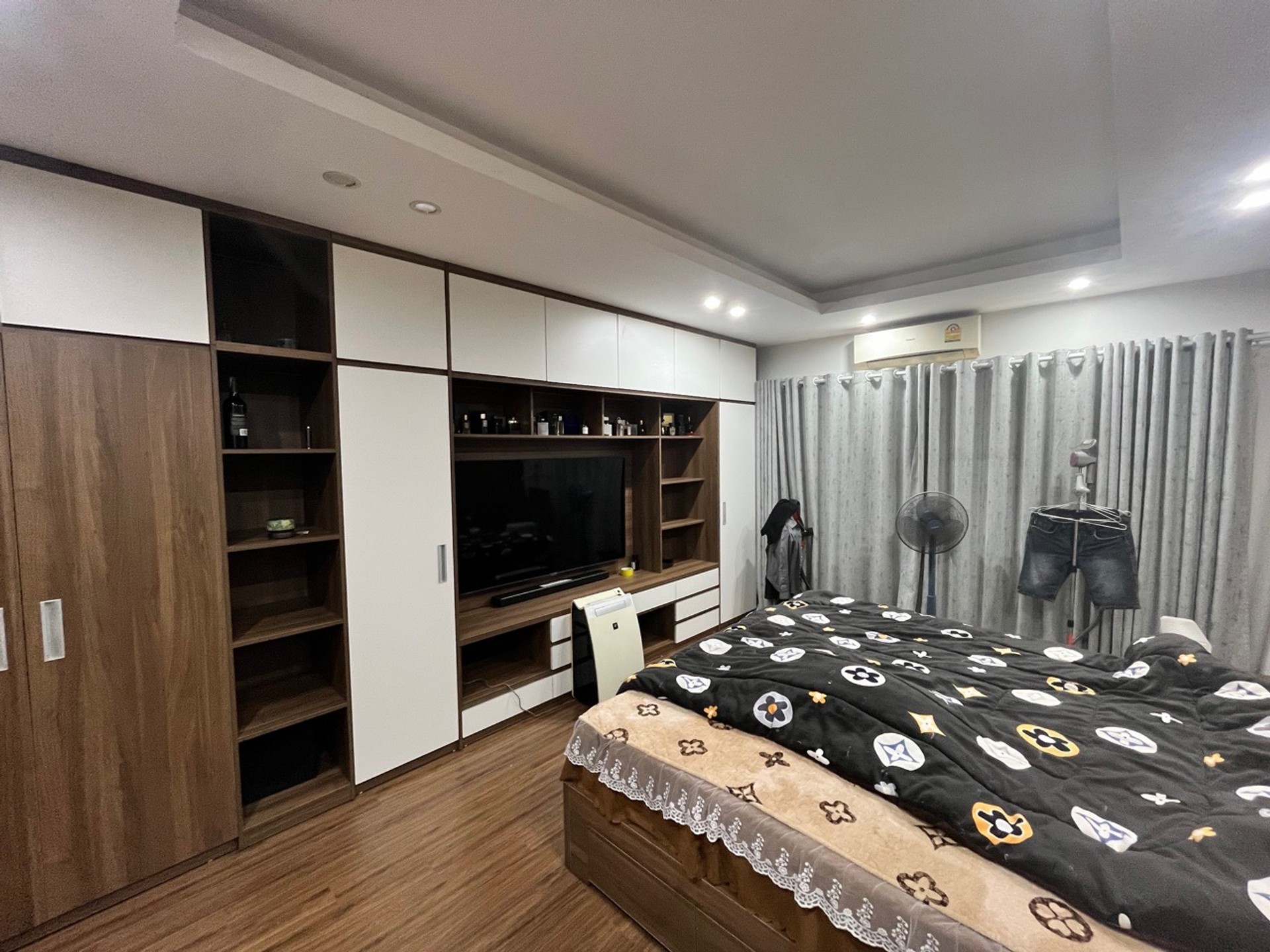 Bán nhà 38 Hai Bà Trưng - diện tích 45m2 5 tầng - Nhà đẹp mê ly - giá 10 tỷ