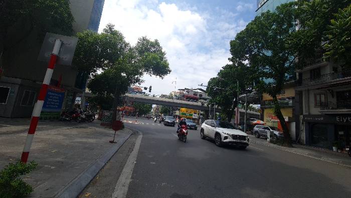 Bán nhà Phố Huế - diện tích 25m2 1 tầng - Lô góc - giá 5,95 tỷ