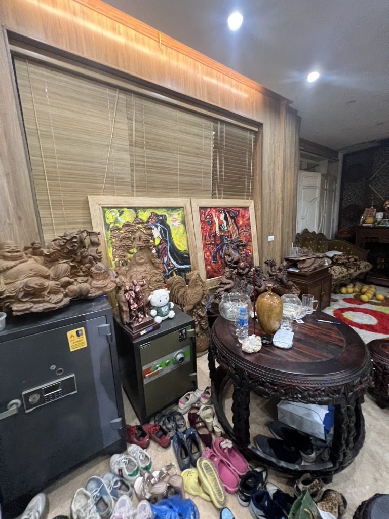 Bán nhà Tây Nam Linh Đàm - diện tích 220m2 4 tầng - Biệt thự lô góc - giá 90 tỷ