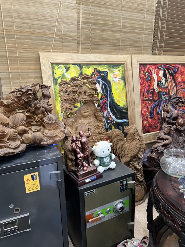 Bán nhà Tây Nam Linh Đàm - diện tích 220m2 4 tầng - Biệt thự lô góc - giá 90 tỷ