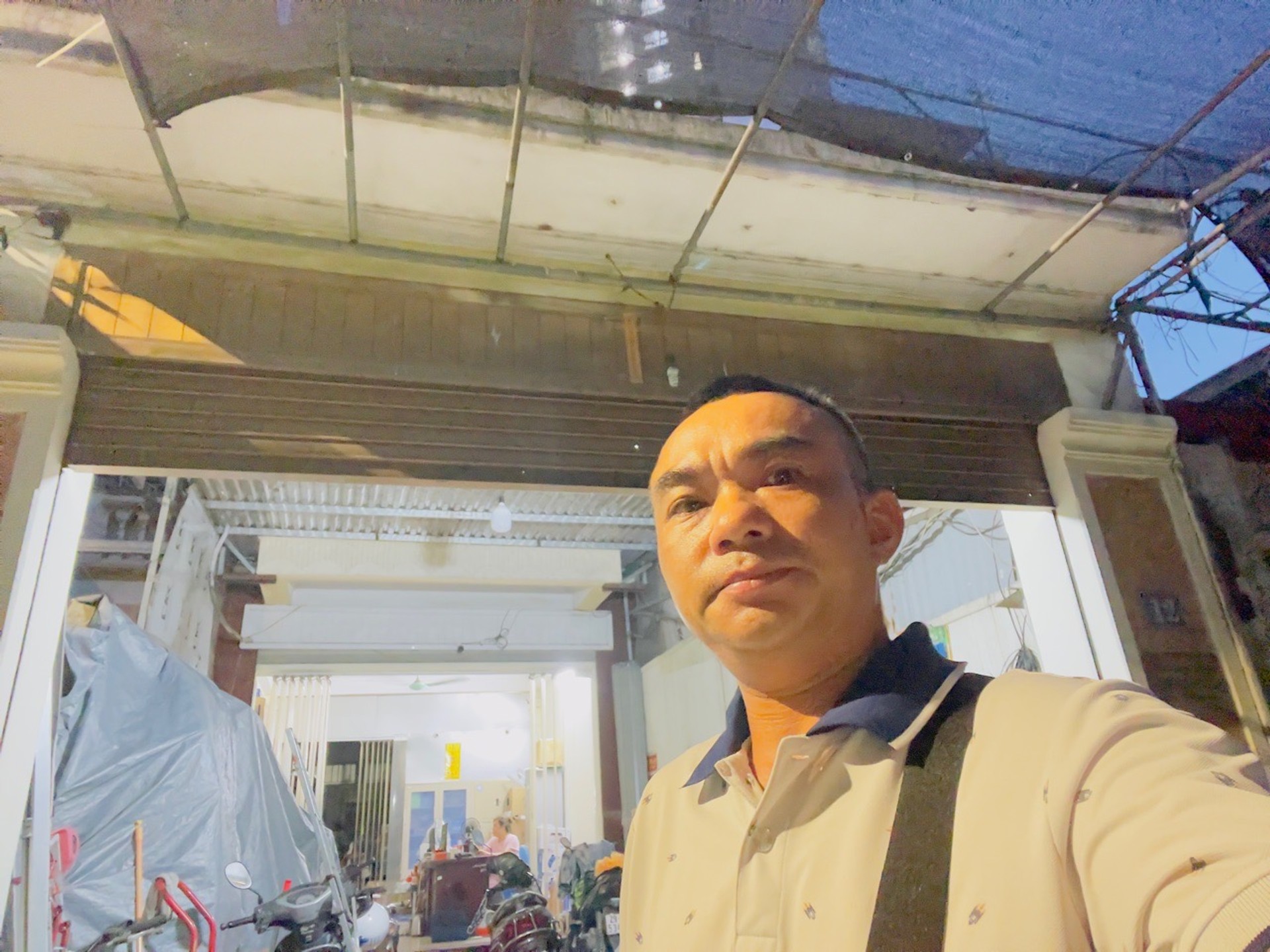 Bán nhà Lĩnh Nam - diện tích 100m2 5 tầng - Ô TÔ ĐỖ CỬA/VÀO NHÀ - giá 30 tỷ