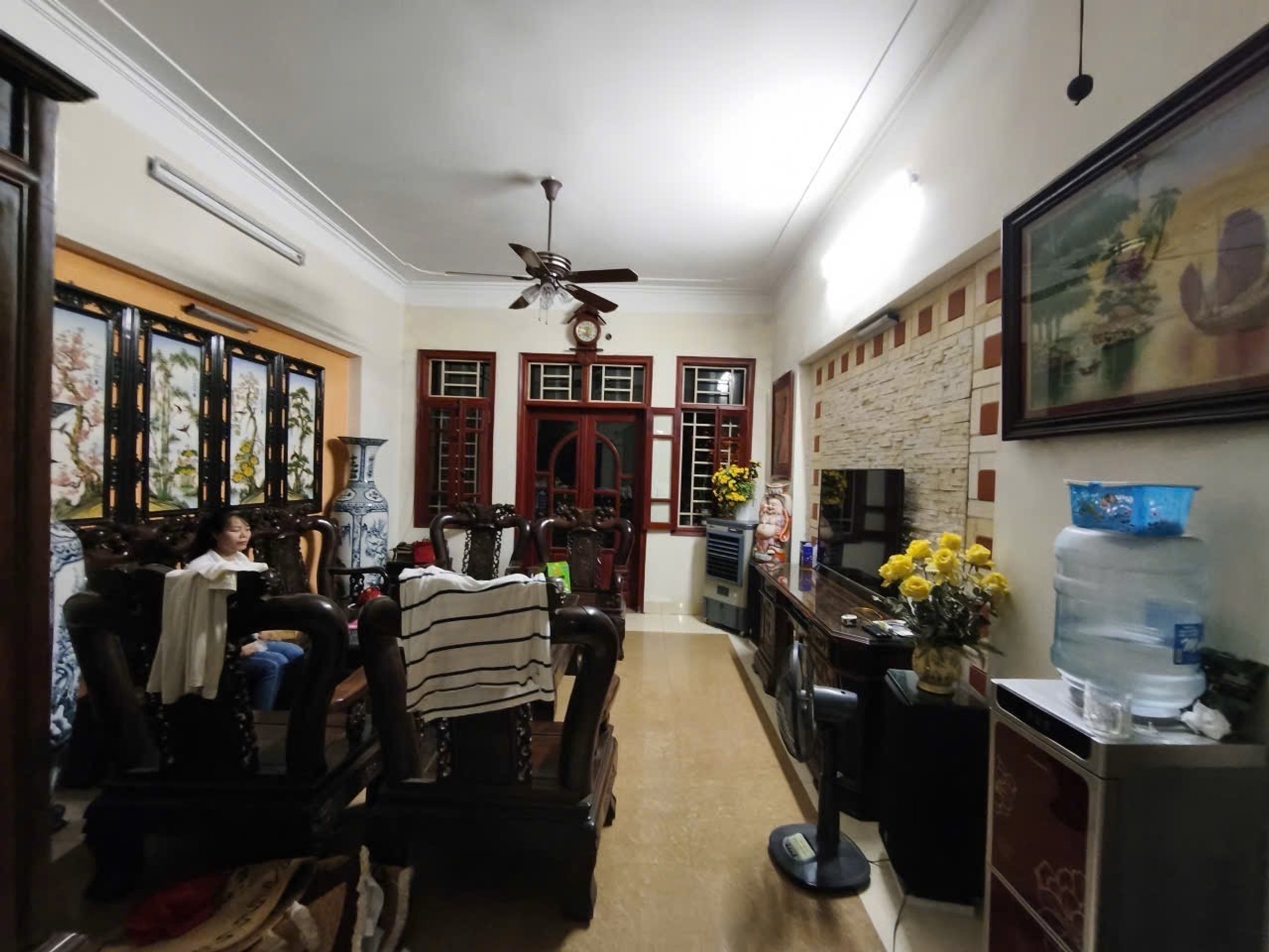 Bán nhà Lĩnh Nam - diện tích 100m2 5 tầng - Ô TÔ ĐỖ CỬA/VÀO NHÀ - giá 30 tỷ