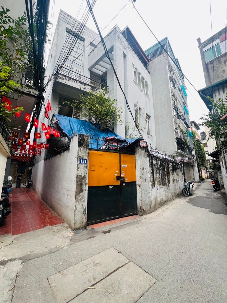 Bán nhà Giáp Bát - diện tích 117m2 4 tầng - Lô góc, phù hợp xây căn hộ dịch vụ - giá 19 tỷ