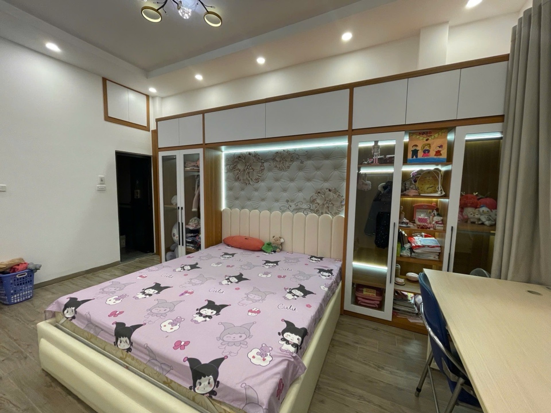 Bán nhà Nguyễn Cao - diện tích 26m2 4 tầng - Ngõ thông, kinh doanh - giá 9,3 tỷ