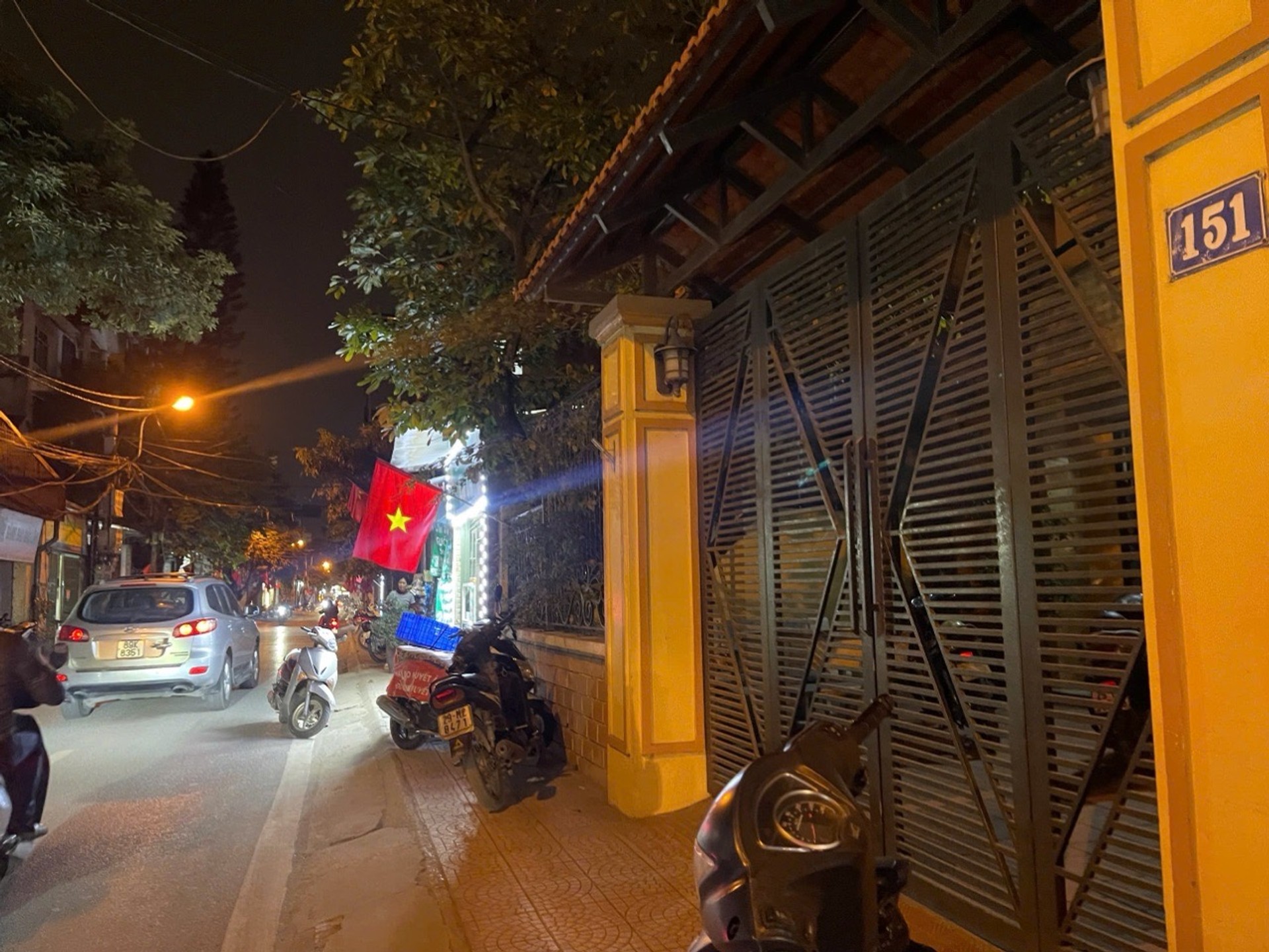Bán nhà Thanh Đàm - diện tích 191m2 3 tầng - 2 mặt thoáng - giá 45 tỷ
