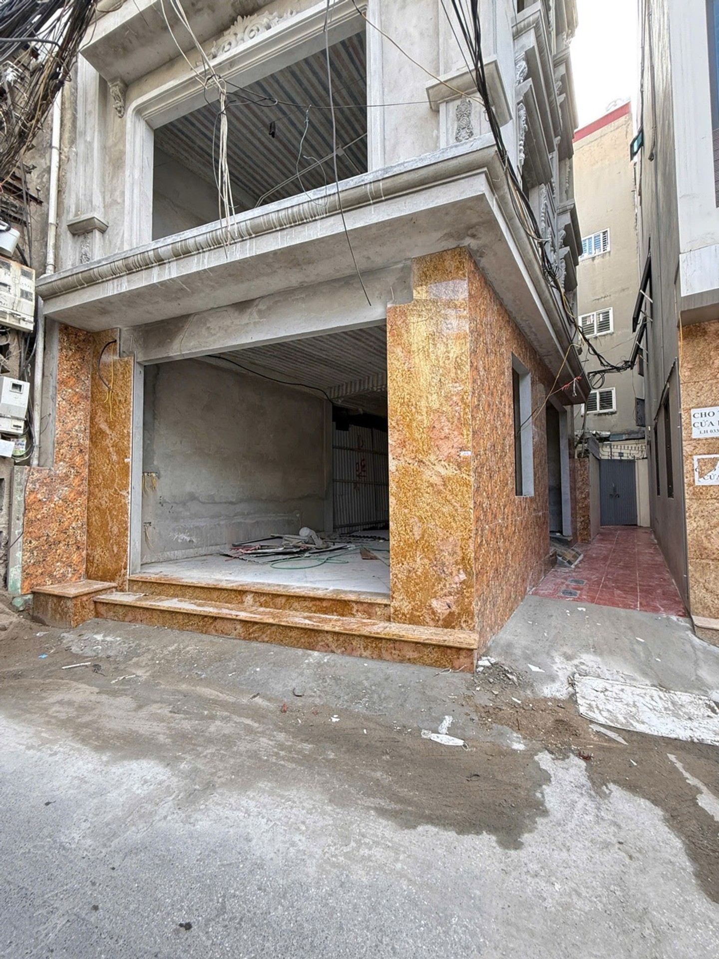 Bán nhà Giáp Bát - diện tích 73m2 7 tầng - Mặt phố ô tô vào, kinh doanh tốt - giá 19,5 tỷ