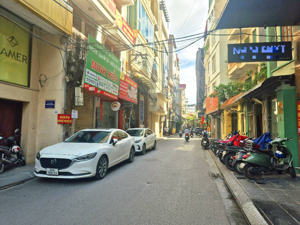 Bán nhà Hoàng Văn Thái - diện tích 110m2 3 tầng - Ngõ VIP phân lô ô tô tránh - giá 29,5 tỷ