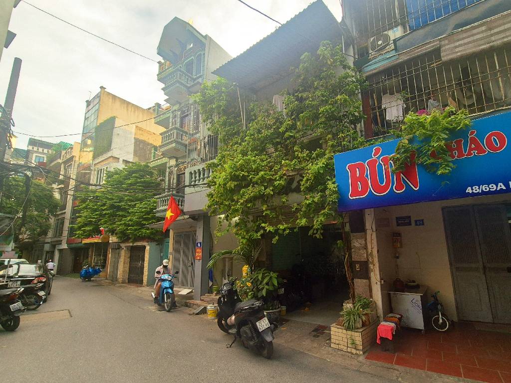 Bán nhà Hoàng Văn Thái - diện tích 110m2 3 tầng - Ngõ VIP phân lô ô tô tránh - giá 29,5 tỷ