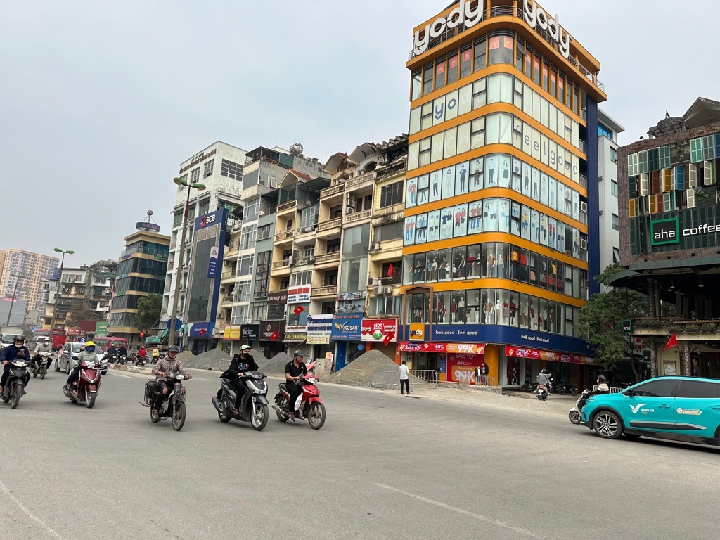 Bán nhà Kim Đồng - diện tích 367m2 2 tầng - ô tô tránh - giá 80 tỷ