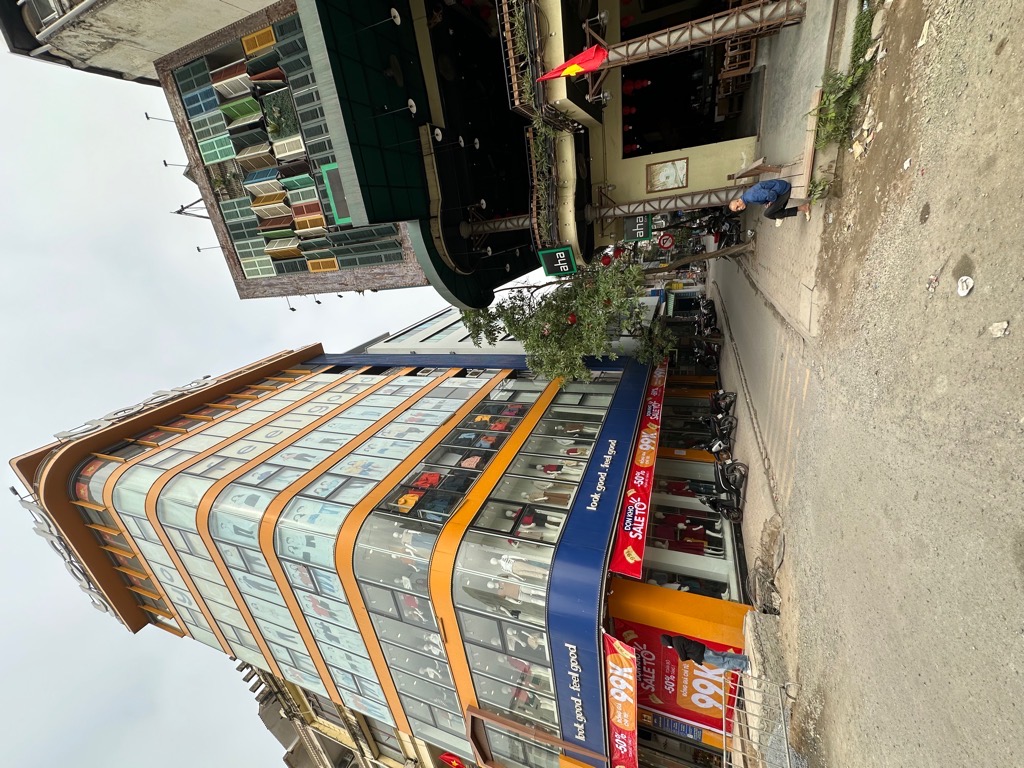 Bán nhà Kim Đồng - diện tích 367m2 2 tầng - ô tô tránh - giá 80 tỷ