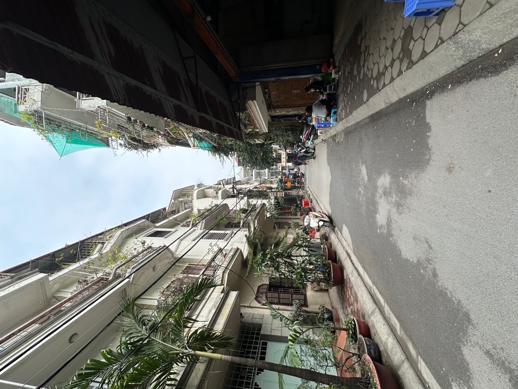 Bán nhà Kim Đồng - diện tích 367m2 2 tầng - ô tô tránh - giá 80 tỷ