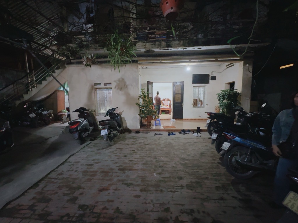 Bán nhà Kim Đồng - diện tích 367m2 2 tầng - ô tô tránh - giá 80 tỷ