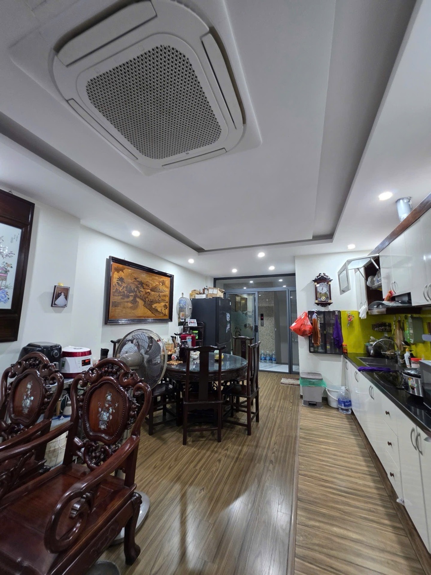 Bán nhà Minh Khai - diện tích 46m2 6 tầng - Ô TÔ VỈA HÈ - giá 23,8 tỷ