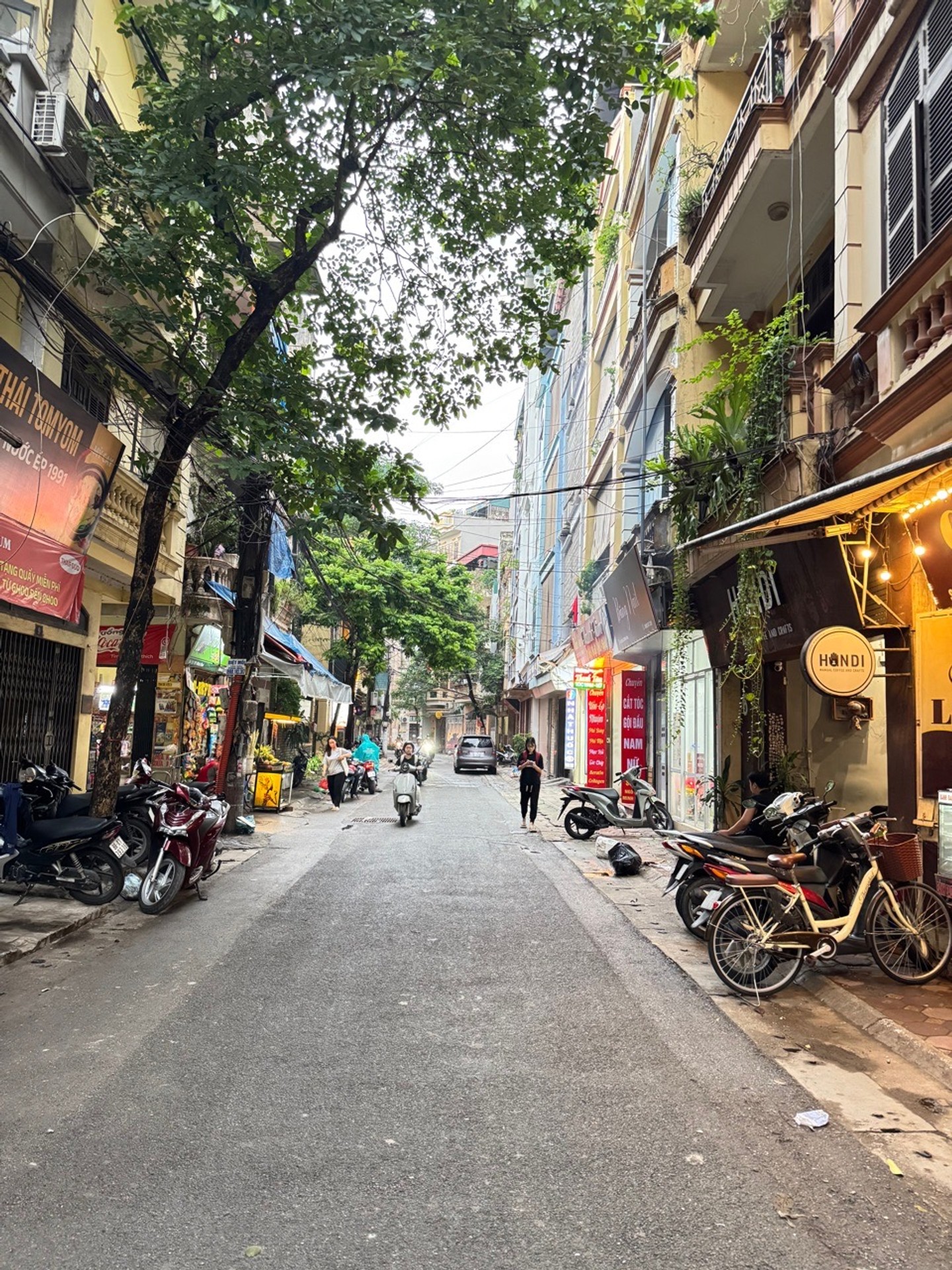 Bán nhà Minh Khai - diện tích 46m2 6 tầng - Ô TÔ VỈA HÈ - giá 23,8 tỷ