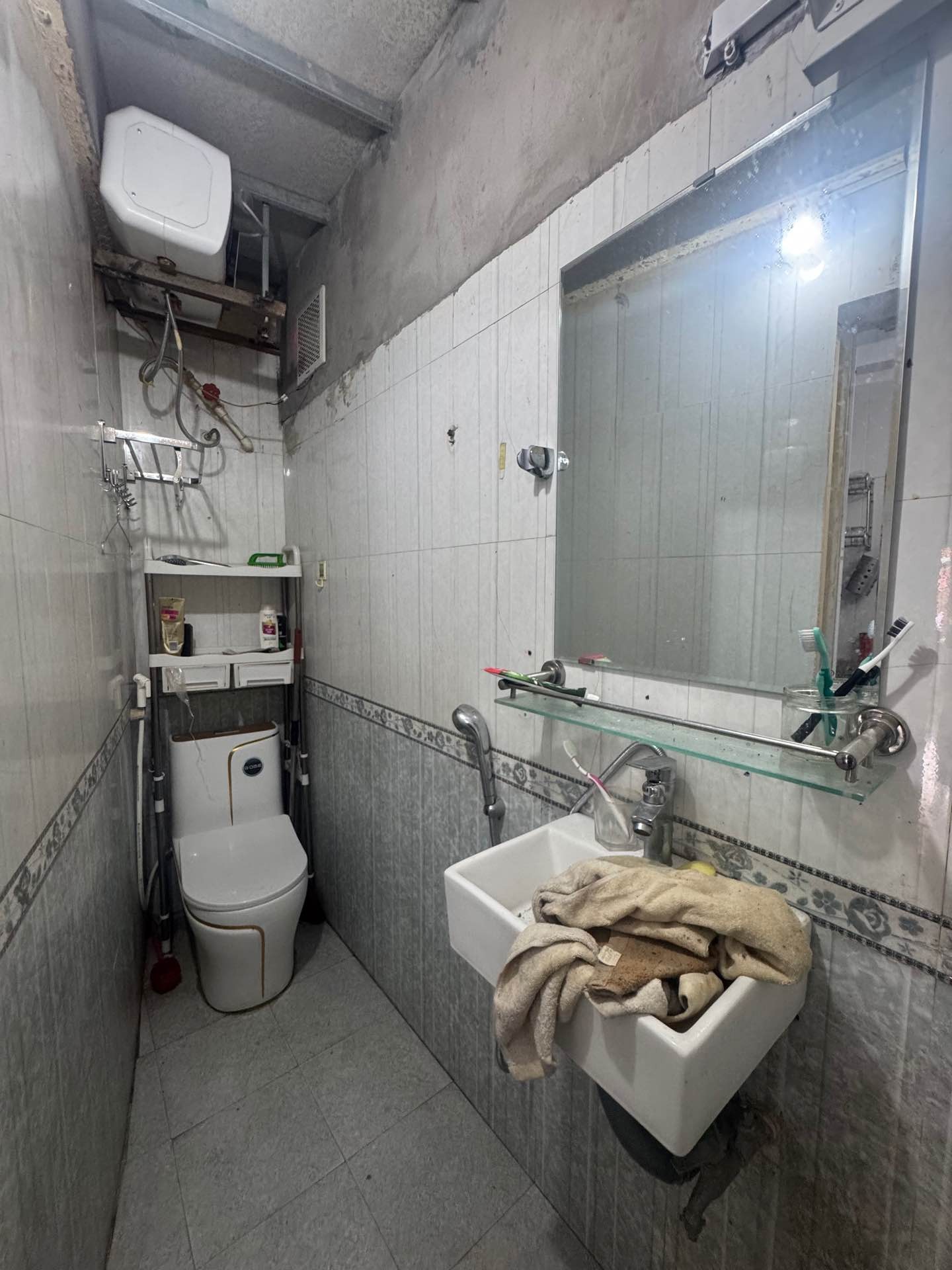 Bán nhà Lê Gia Đỉnh - diện tích 28m2 1.5 tầng - Nhà cũ đã được cải tạo - giá 3,3 tỷ