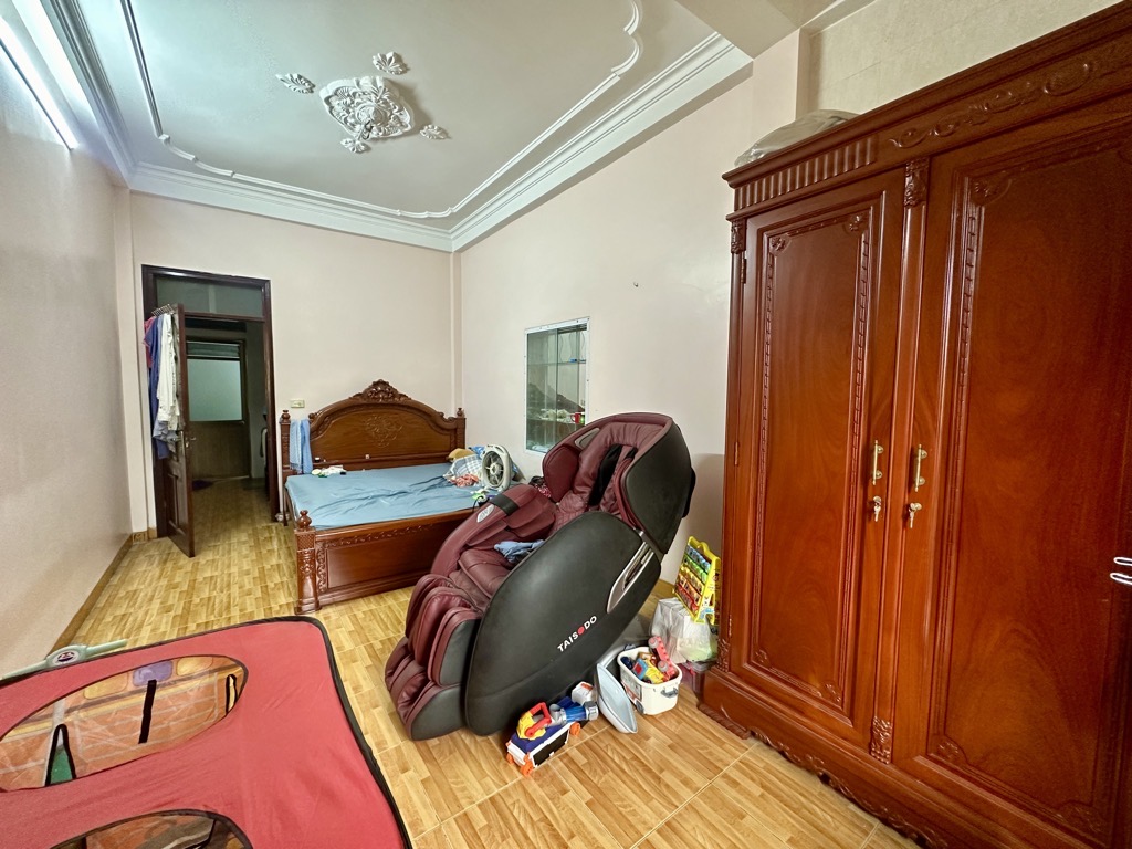 Bán nhà Hoàng Mai - diện tích 34m2 5 tầng - ô tô qua nhà - giá 9 tỷ