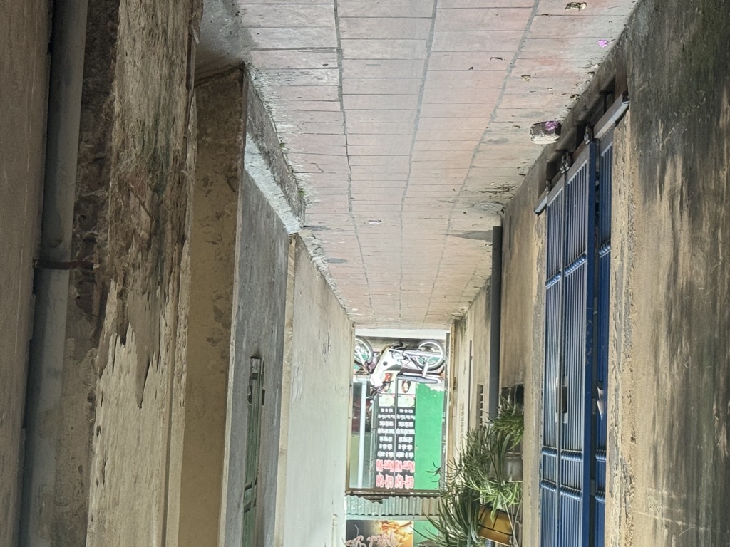 Bán nhà Hoà Bình - diện tích 79m2 6 tầng - Nhà đẹp hiếm có - giá 21 tỷ