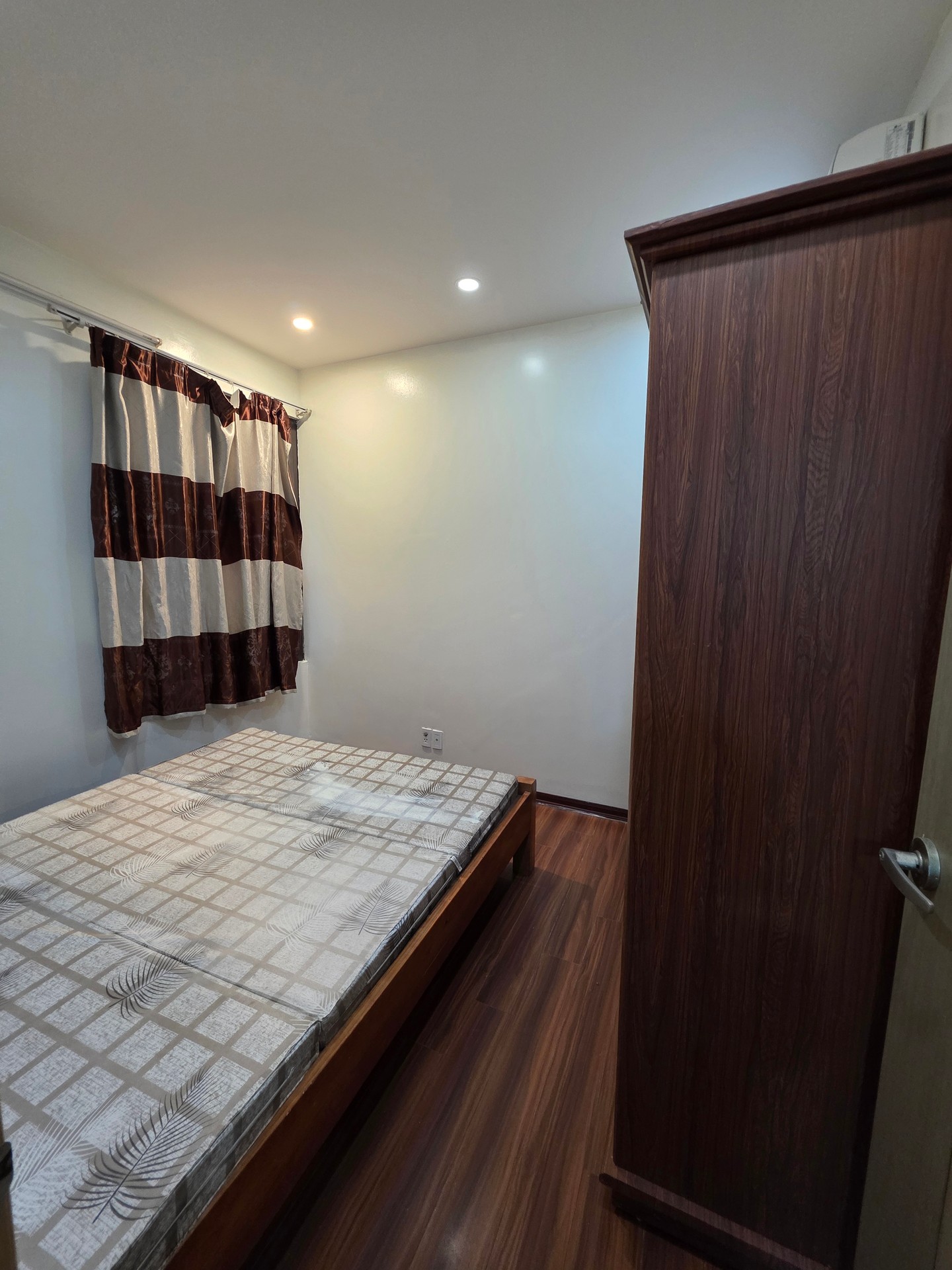Bán nhà Lĩnh Nam - diện tích 93m2 18 tầng - Căn hộ cao cấp - giá 8,3 tỷ