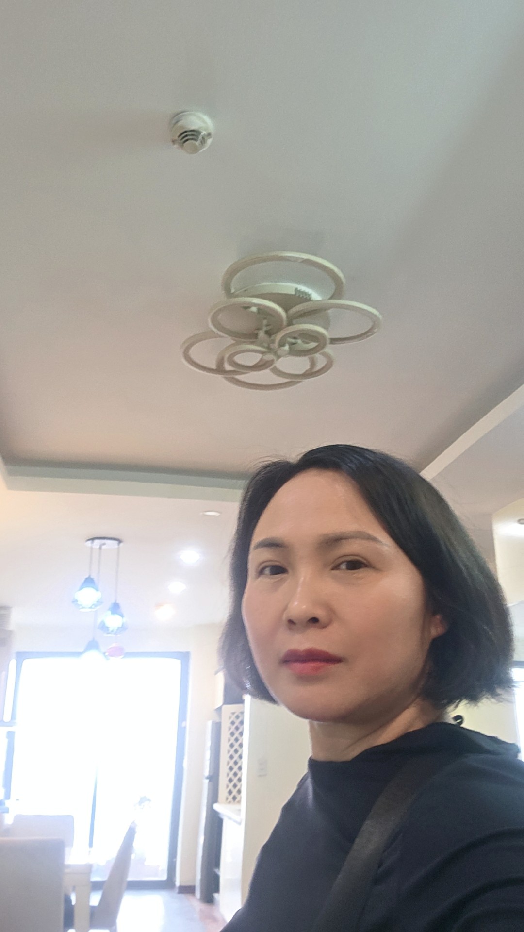 Bán nhà Lĩnh Nam - diện tích 93m2 18 tầng - Căn hộ cao cấp - giá 8,3 tỷ