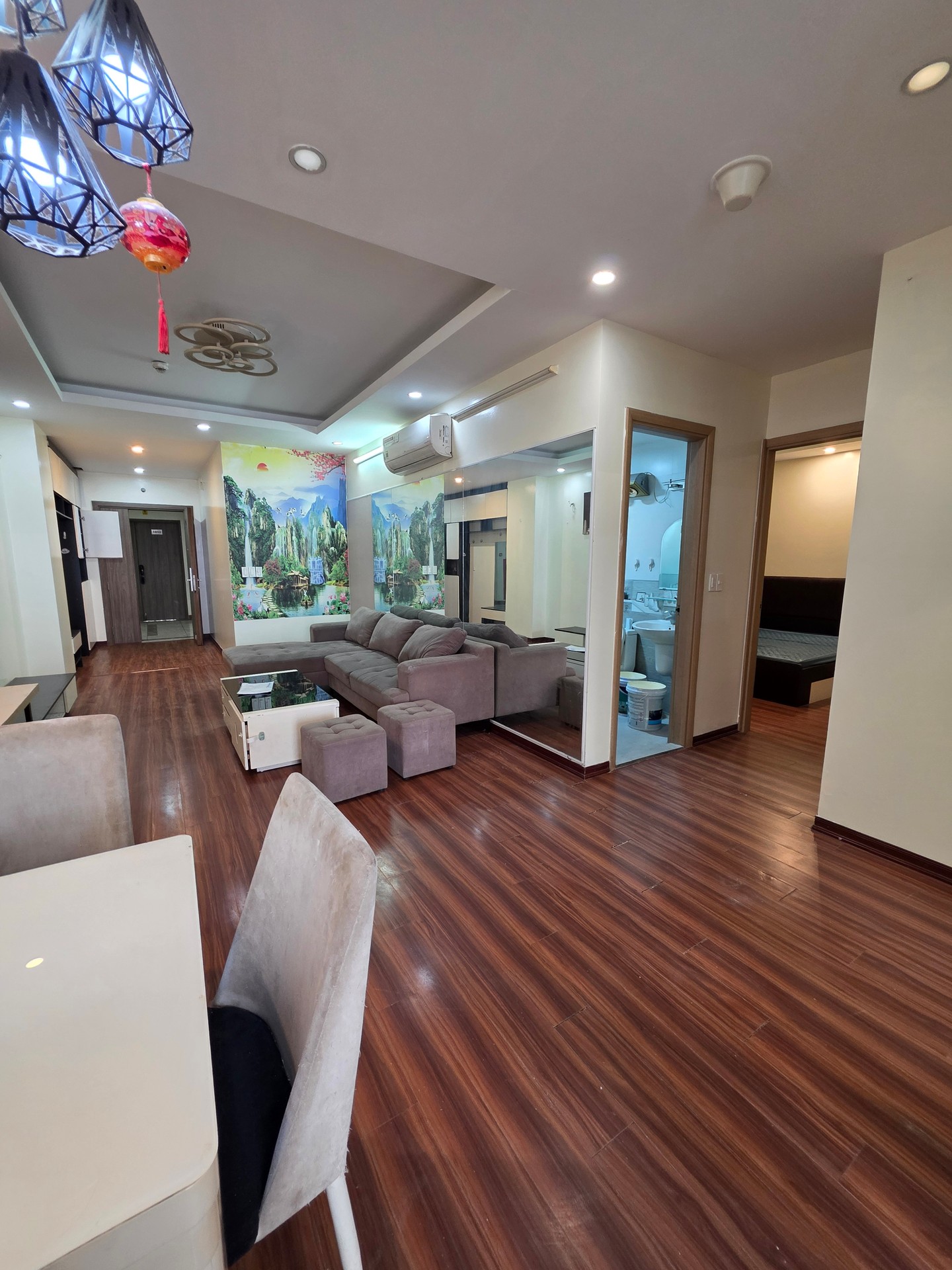 Bán nhà Lĩnh Nam - diện tích 93m2 18 tầng - Căn hộ cao cấp - giá 8,3 tỷ