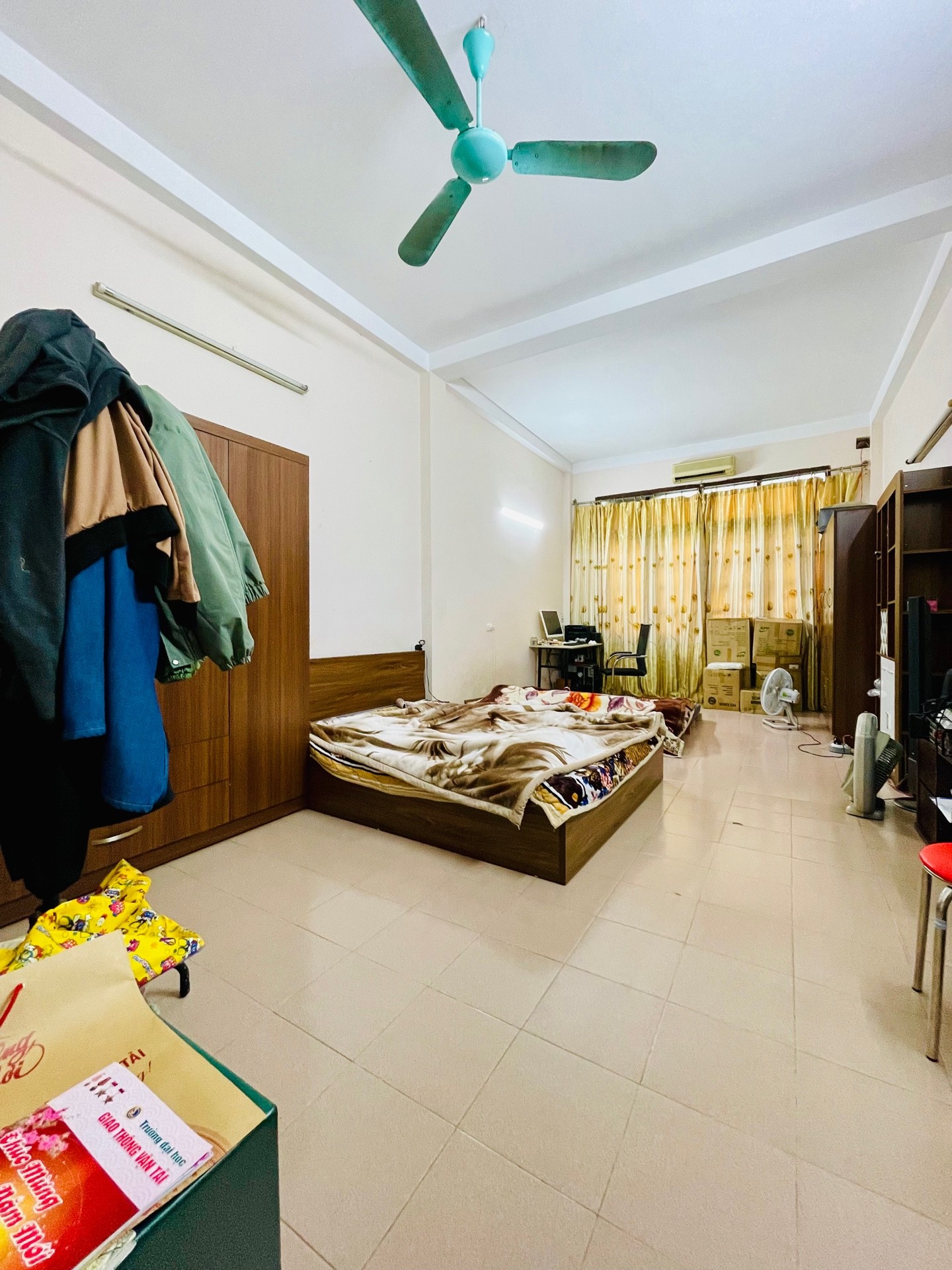 Bán nhà Hạ Yên Quyết - diện tích 54m2 3 tầng - Nhà mặt phố kinh doanh - giá 27,5 tỷ