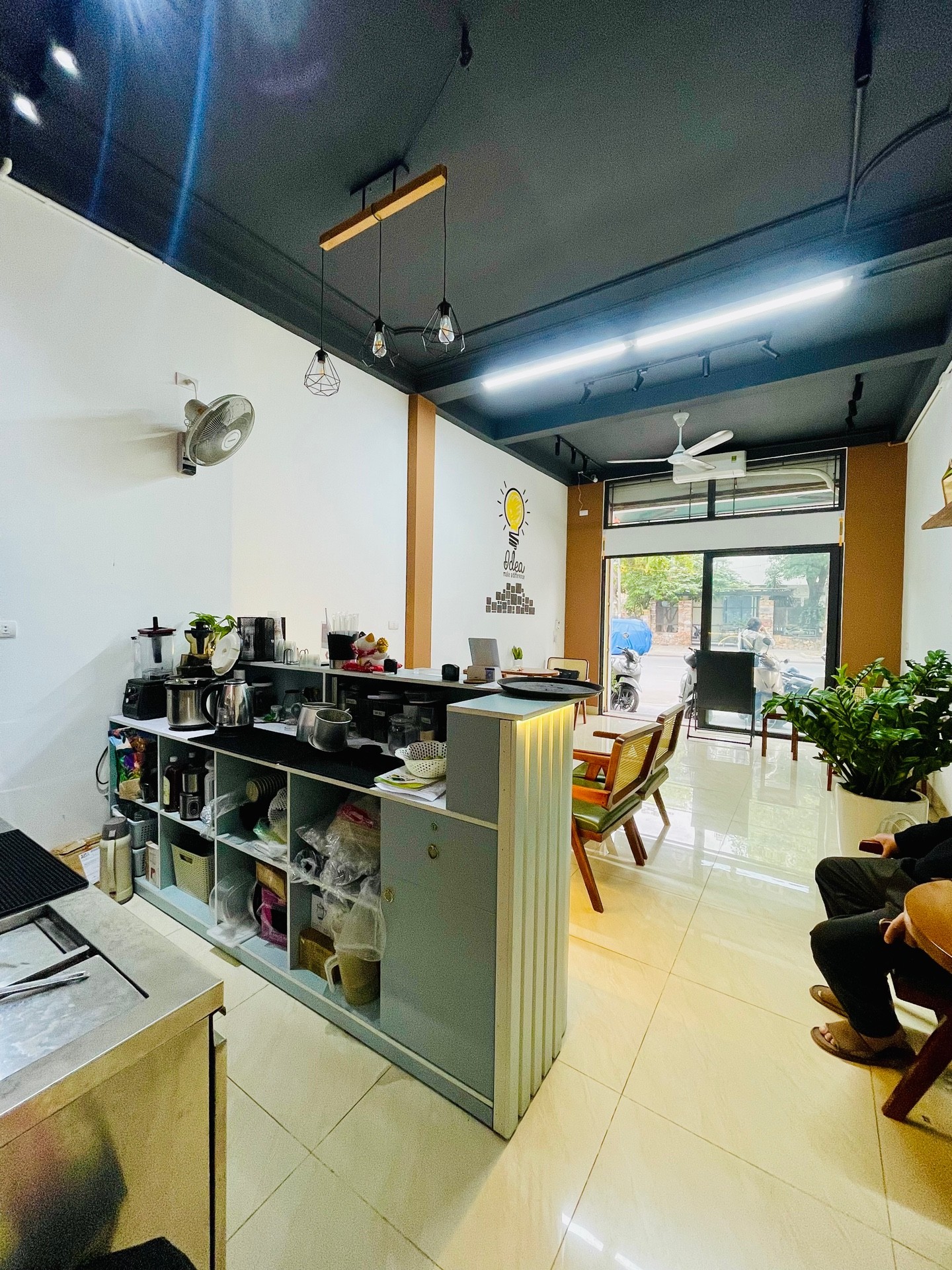 Bán nhà Hạ Yên Quyết - diện tích 54m2 3 tầng - Nhà mặt phố kinh doanh - giá 27,5 tỷ