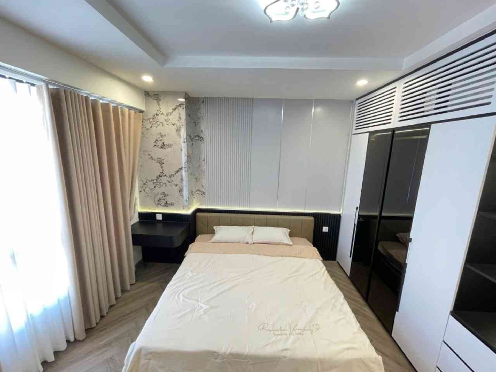 Bán nhà Hai Bà Trưng - diện tích 95m2 25 tầng - Lô góc - giá 13,8 tỷ