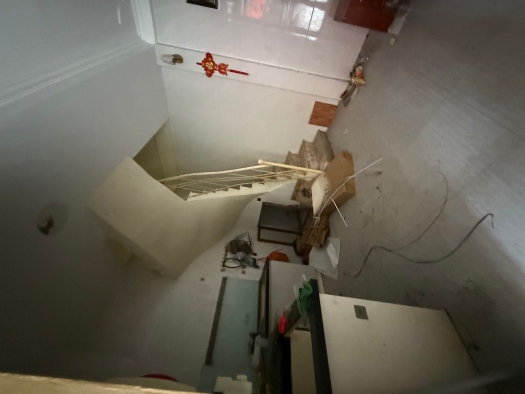 Bán nhà Cự Lộc - diện tích 121m2 4 tầng - ô tô vào nhà - giá 33 tỷ