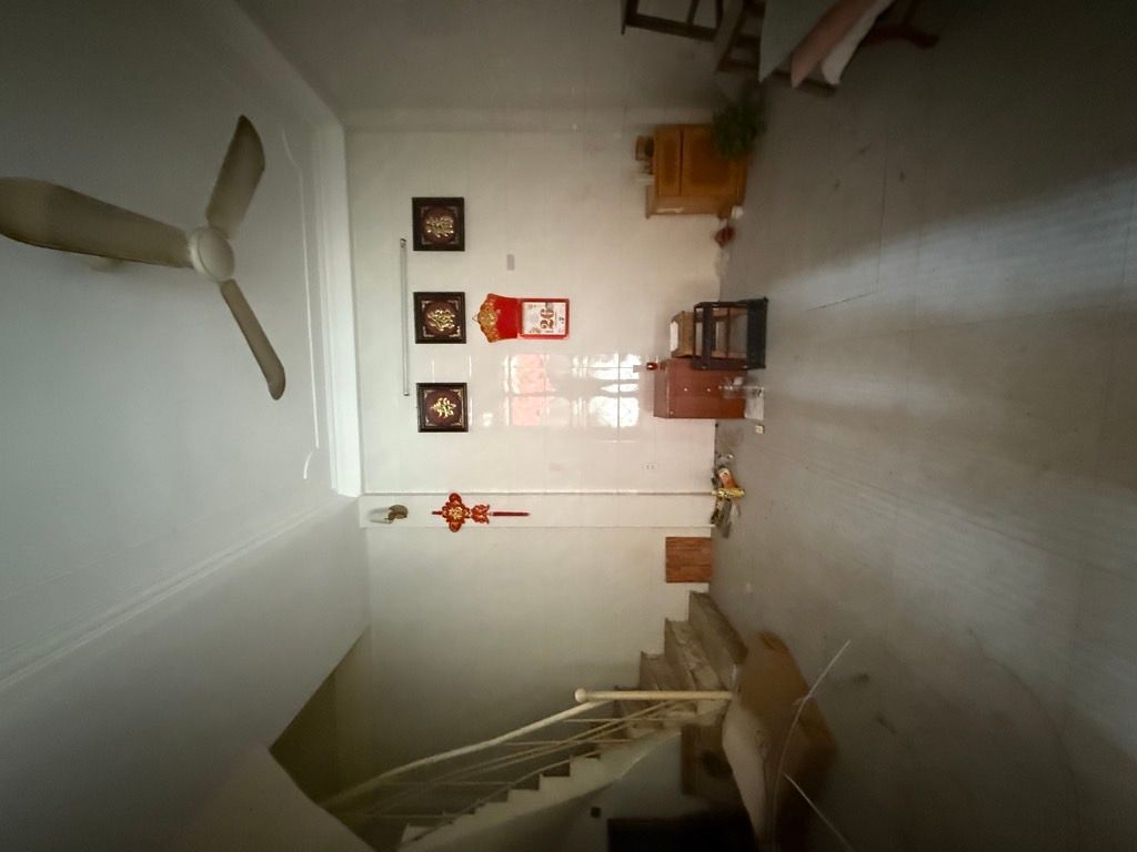 Bán nhà Cự Lộc - diện tích 121m2 4 tầng - ô tô vào nhà - giá 33 tỷ