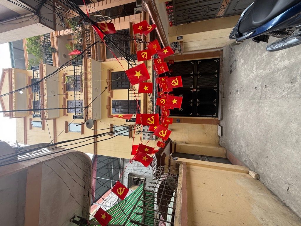 Bán nhà Cự Lộc - diện tích 121m2 4 tầng - ô tô vào nhà - giá 33 tỷ