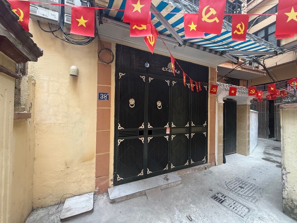 Bán nhà Cự Lộc - diện tích 121m2 4 tầng - ô tô vào nhà - giá 33 tỷ