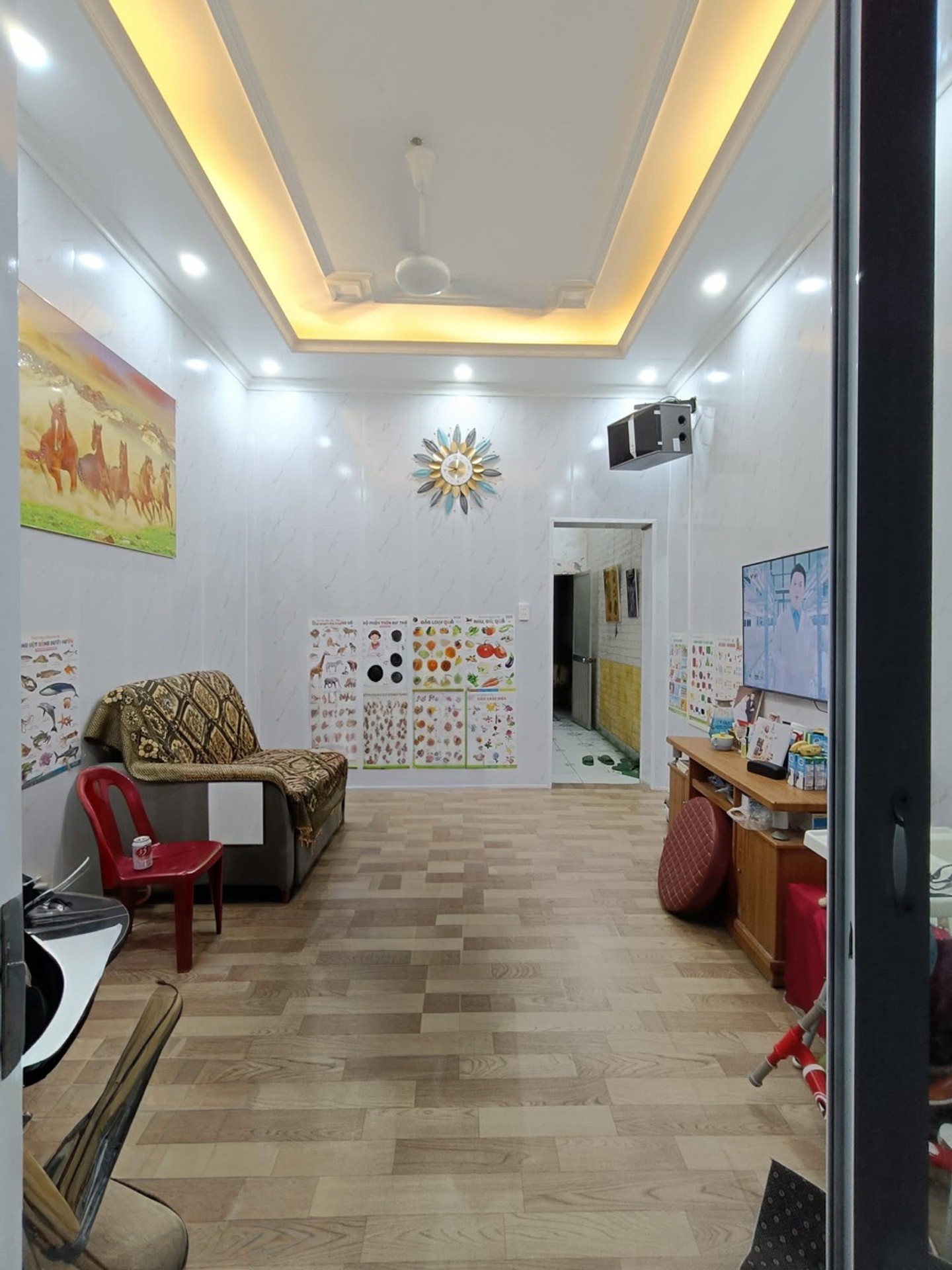Bán nhà Lương Khánh Thiện - diện tích 145m2 2 tầng - Ô tô đỗ cửa - giá 28 tỷ