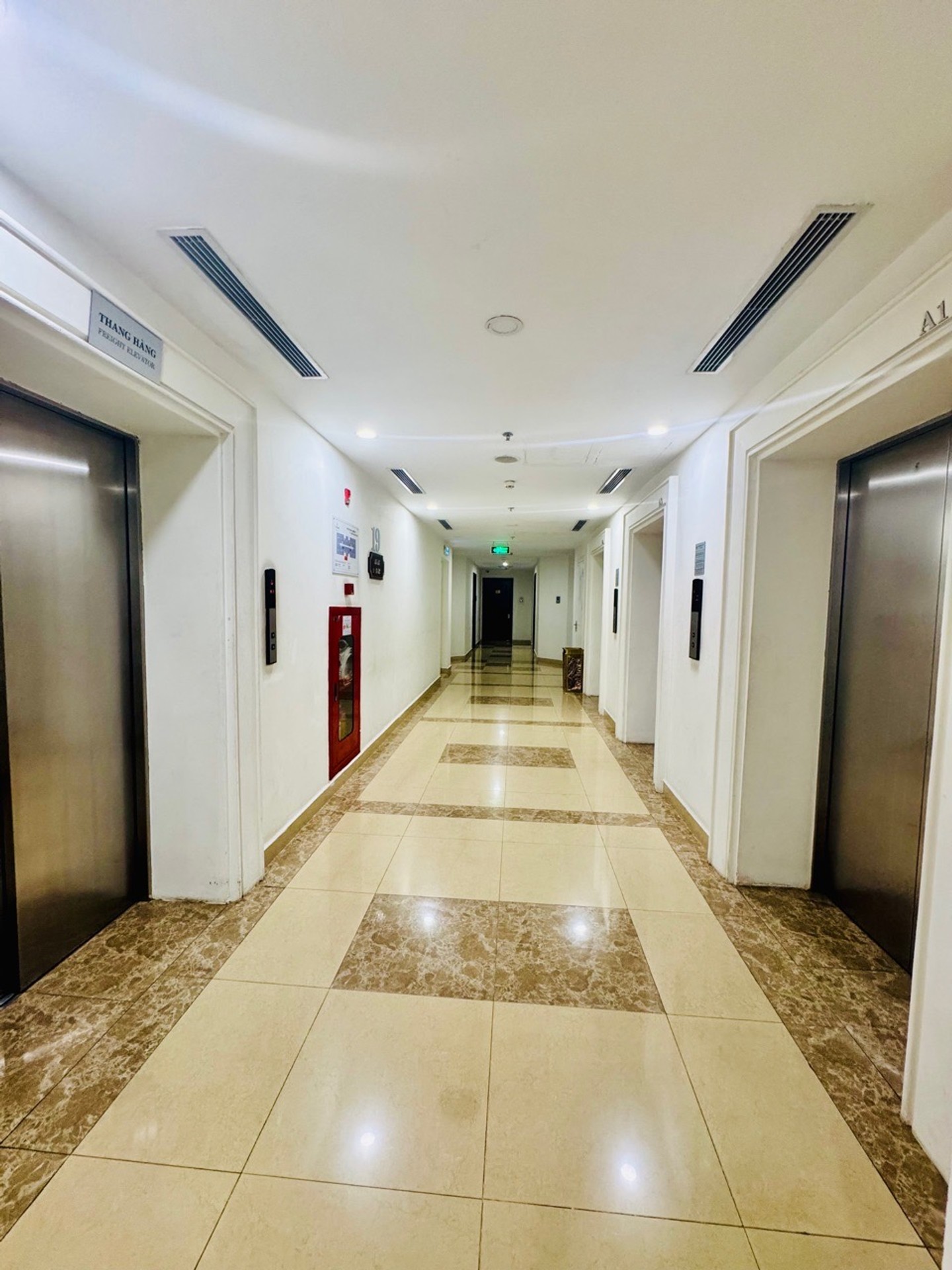 Bán nhà Minh Khai - diện tích 87m2 19 tầng - Căn hộ cao cấp Vinhomes Times City - giá 11,85 tỷ