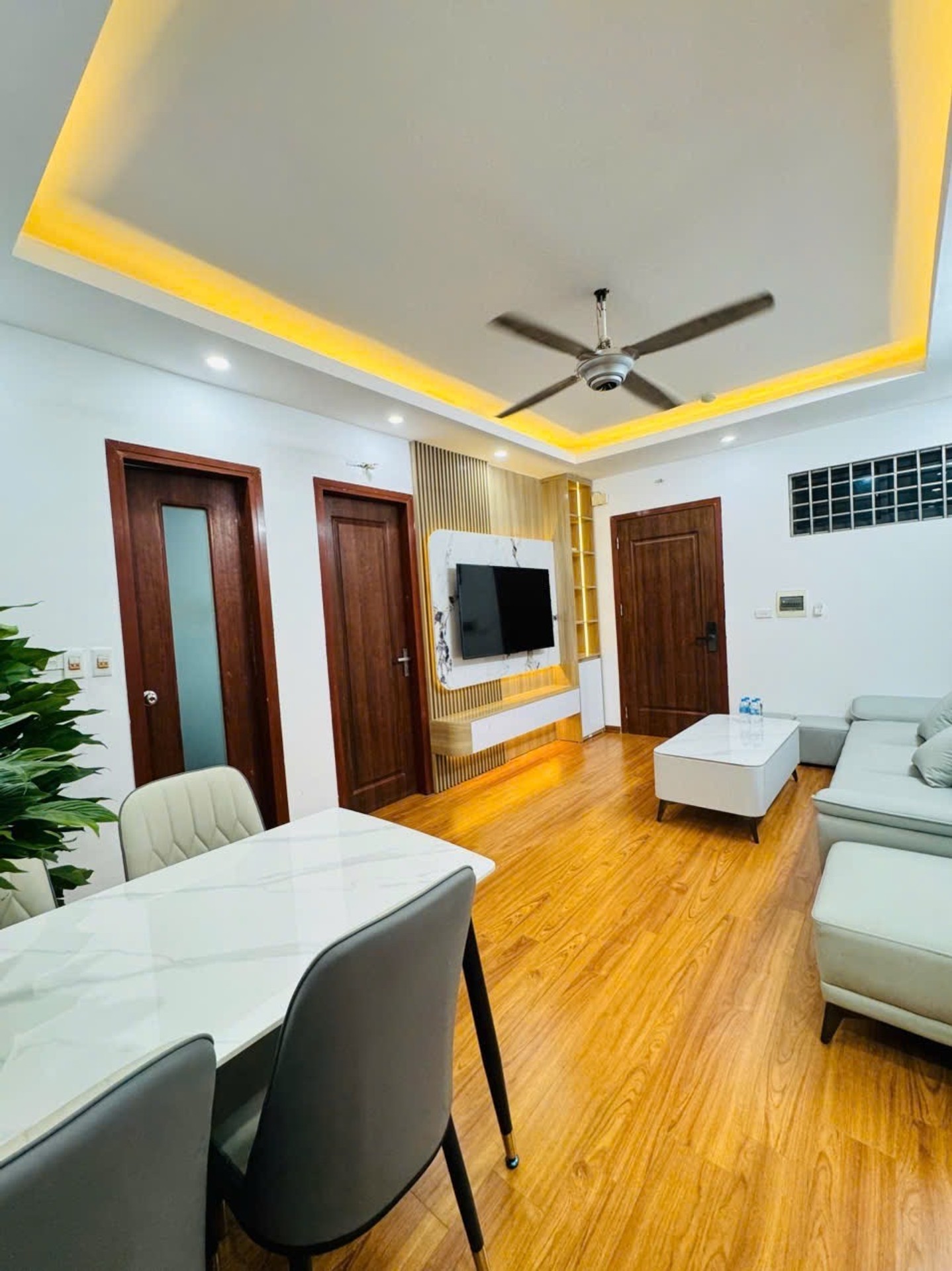 Bán nhà Nguyễn Xiển - diện tích 73m2 1 tầng - mặt tiền 7,6m - giá 4,4 tỷ