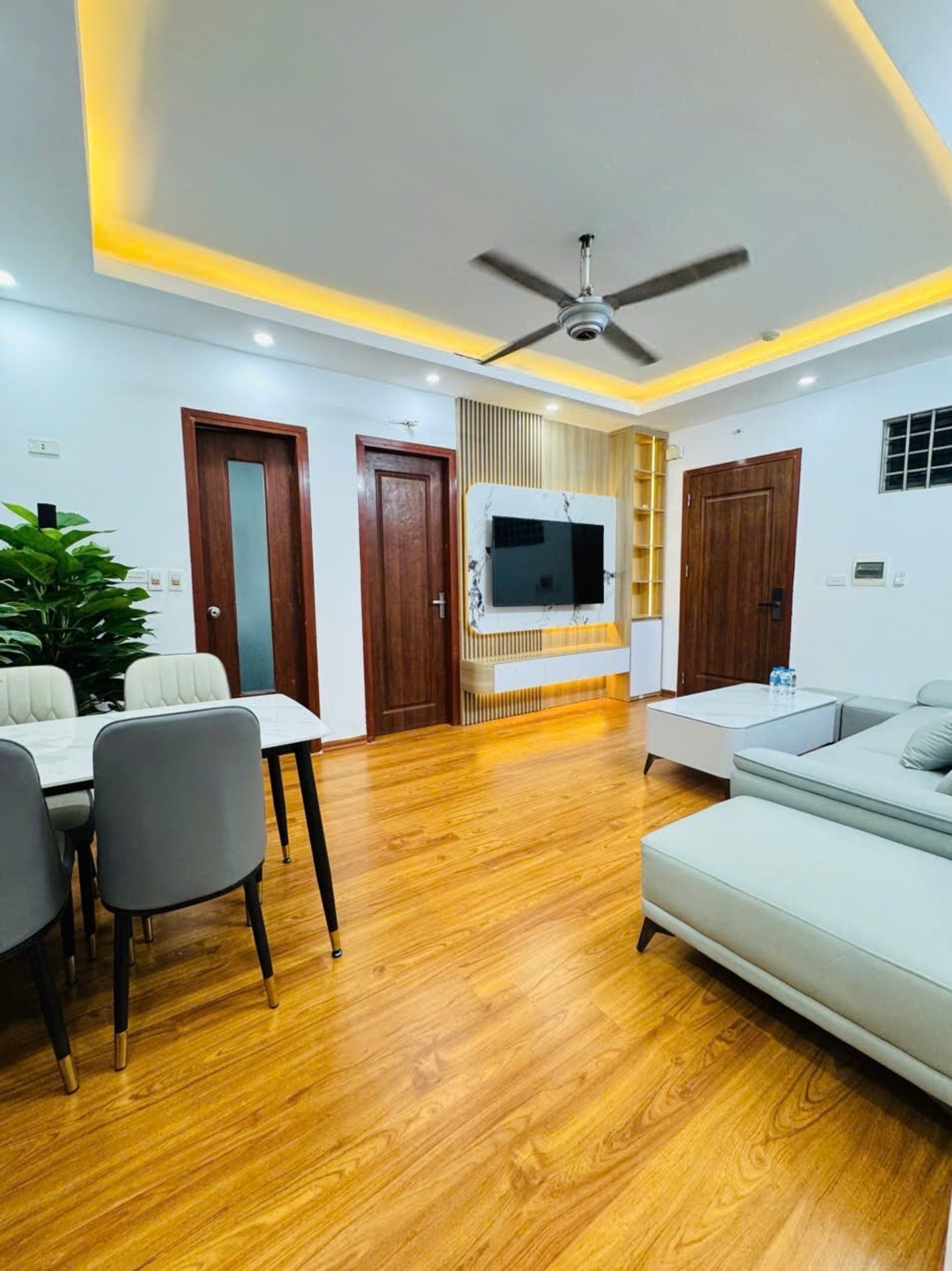 Bán nhà Nguyễn Xiển - diện tích 73m2 1 tầng - mặt tiền 7,6m - giá 4,4 tỷ