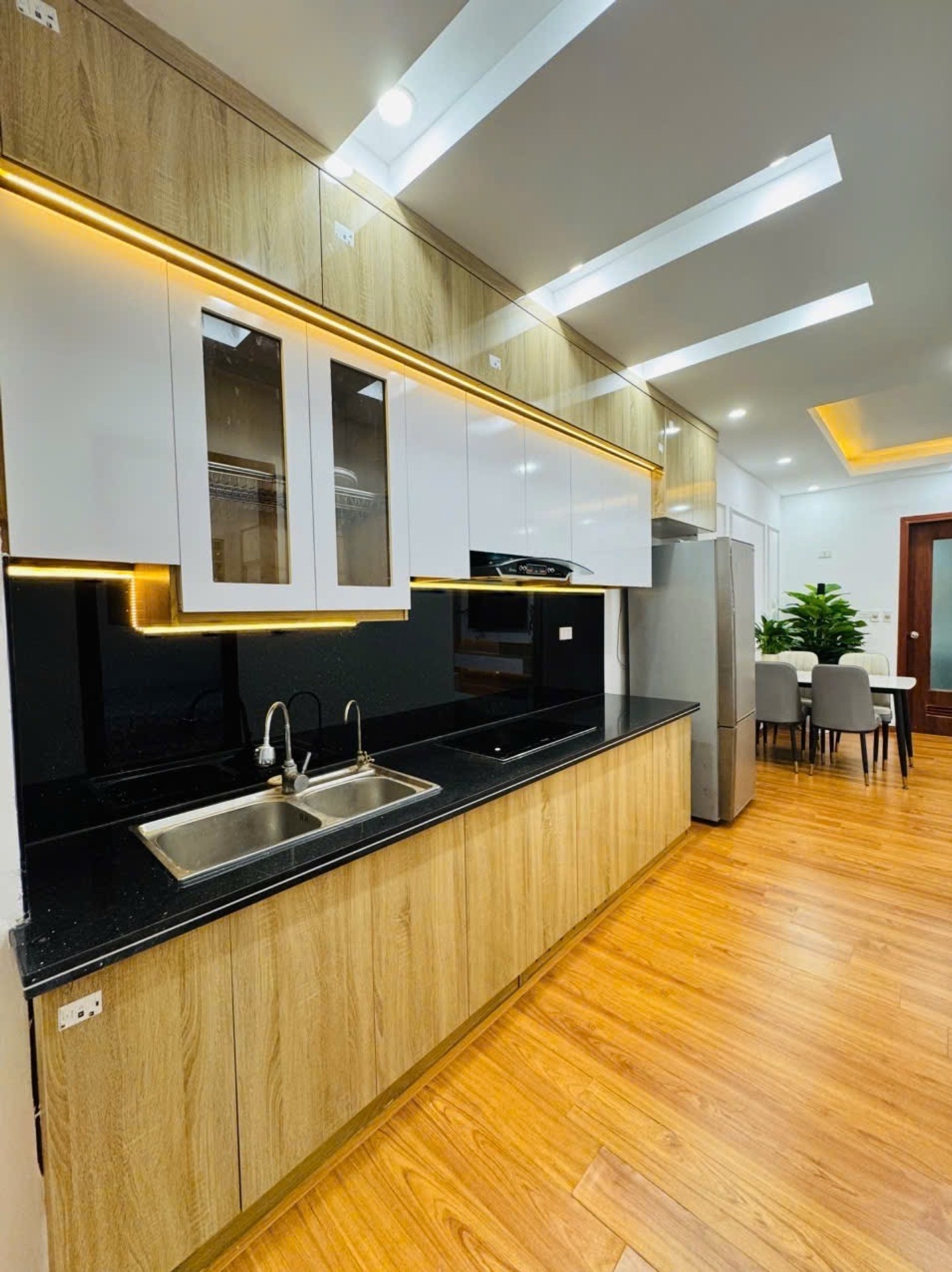Bán nhà Nguyễn Xiển - diện tích 73m2 1 tầng - mặt tiền 7,6m - giá 4,4 tỷ