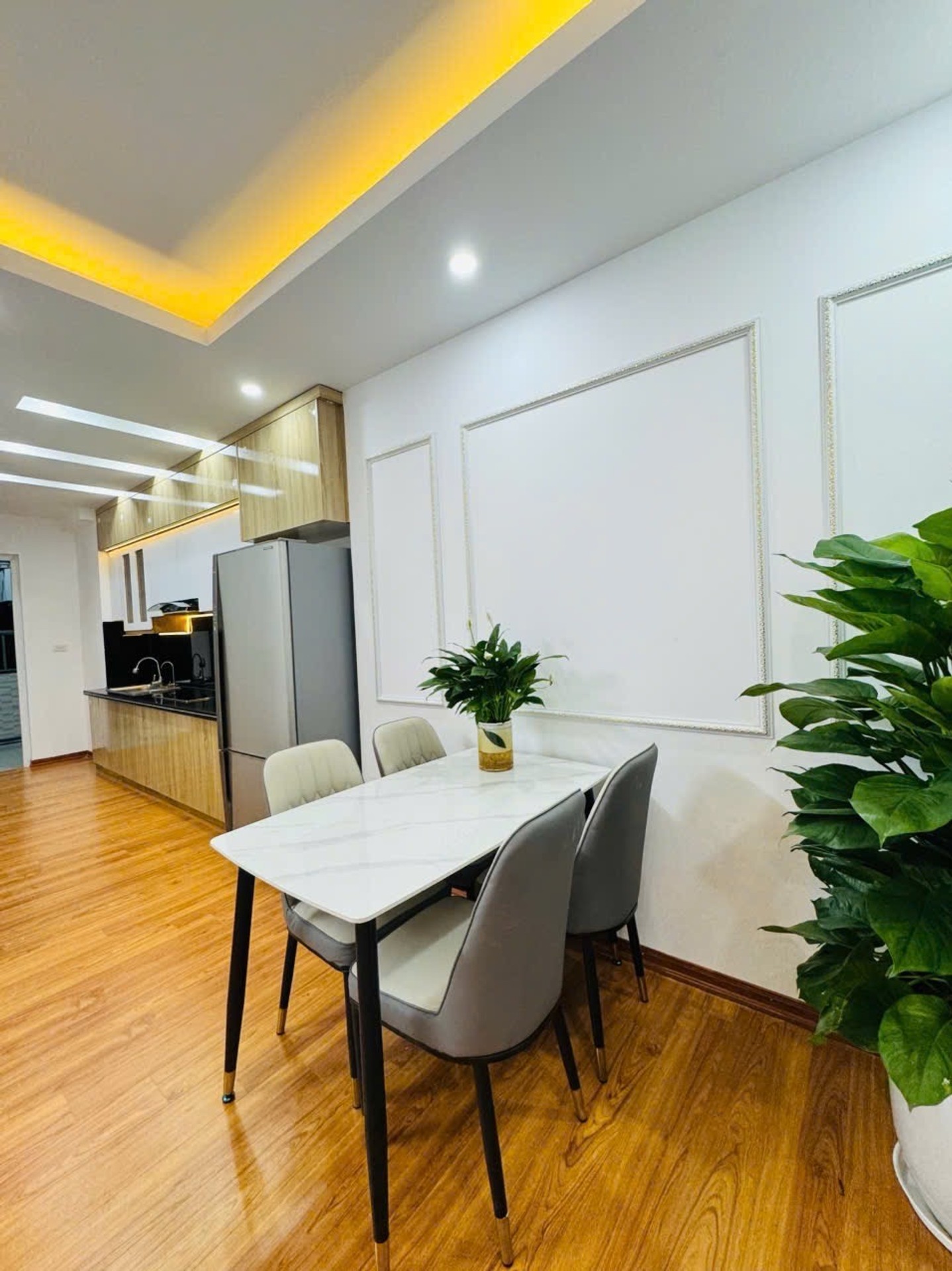 Bán nhà Nguyễn Xiển - diện tích 73m2 1 tầng - mặt tiền 7,6m - giá 4,4 tỷ